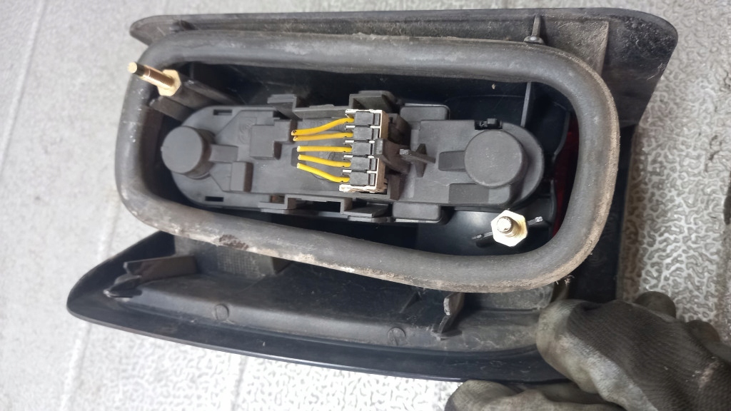 фонарь левый peugeot 806 96R универсал 2.0b