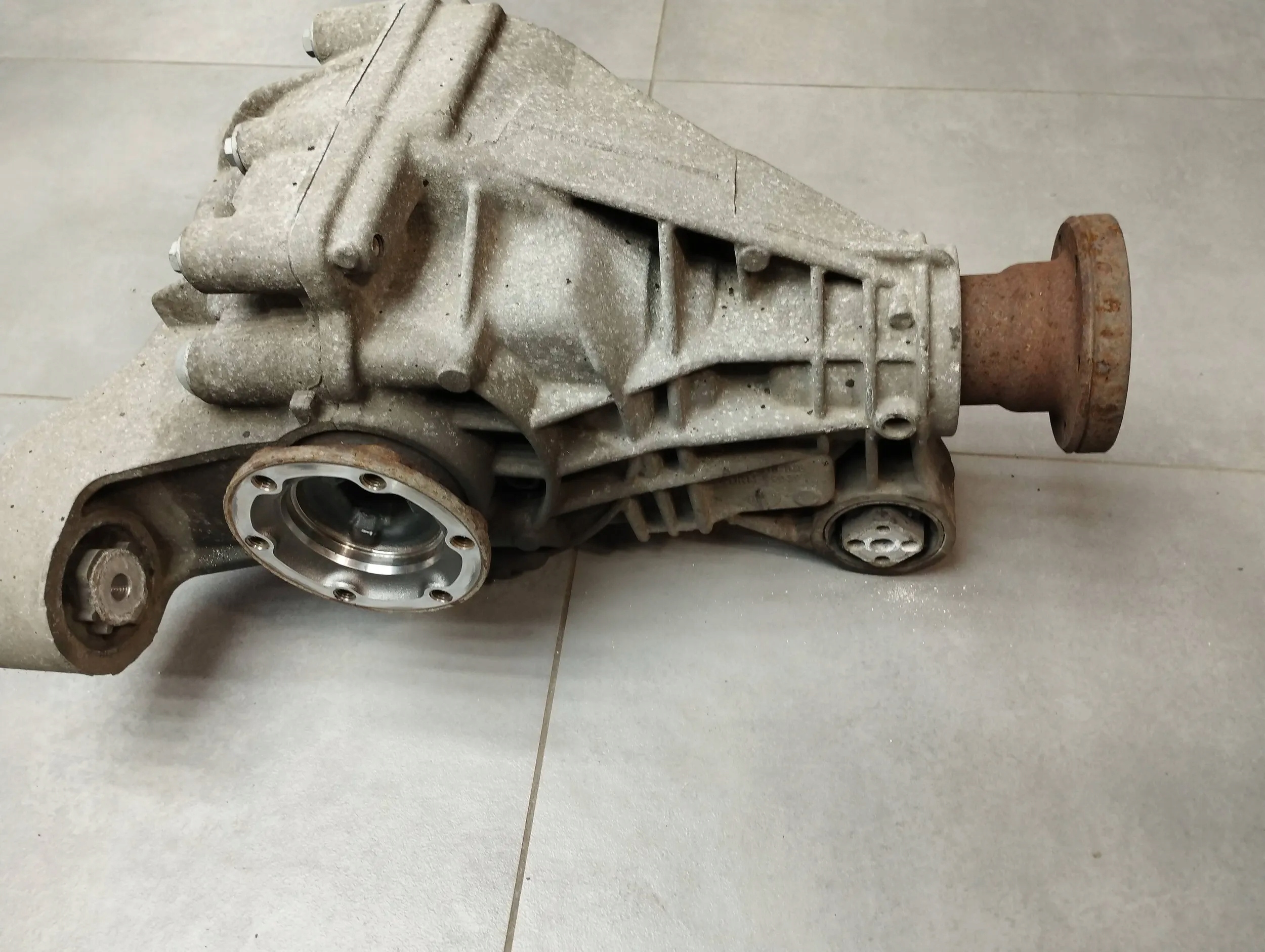 Audi Q7 4L diff differential rear part 4460310018
