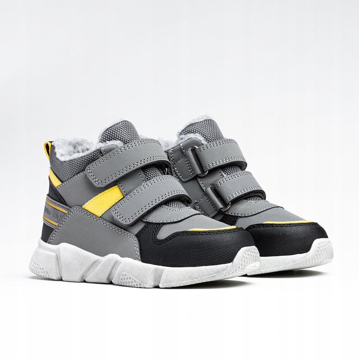 Trapery OCIEPLANE sportowe trzewiki SUWAK Wojtyłko Bohater brak