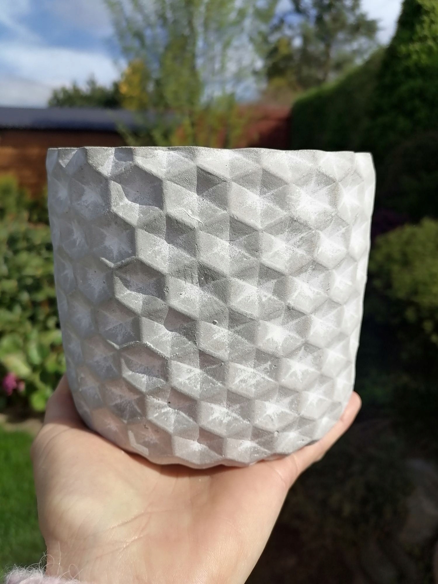 Doniczka betonowa szara osłonka 14x12 Kształt okrągły