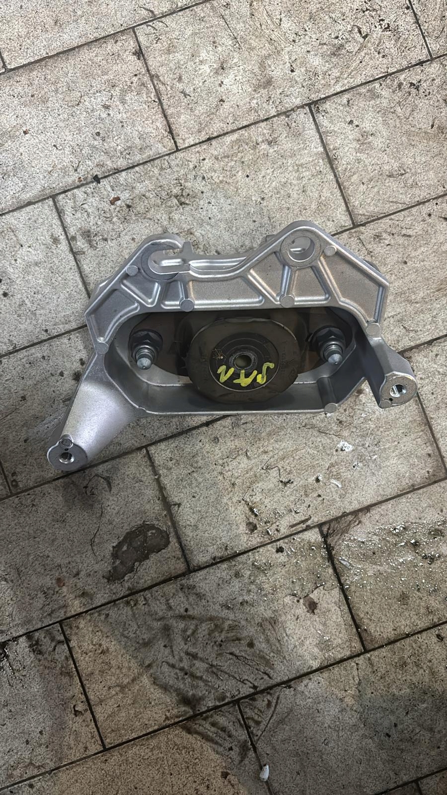 holder gearbox mounting SANDERO III 1.0 112535643R