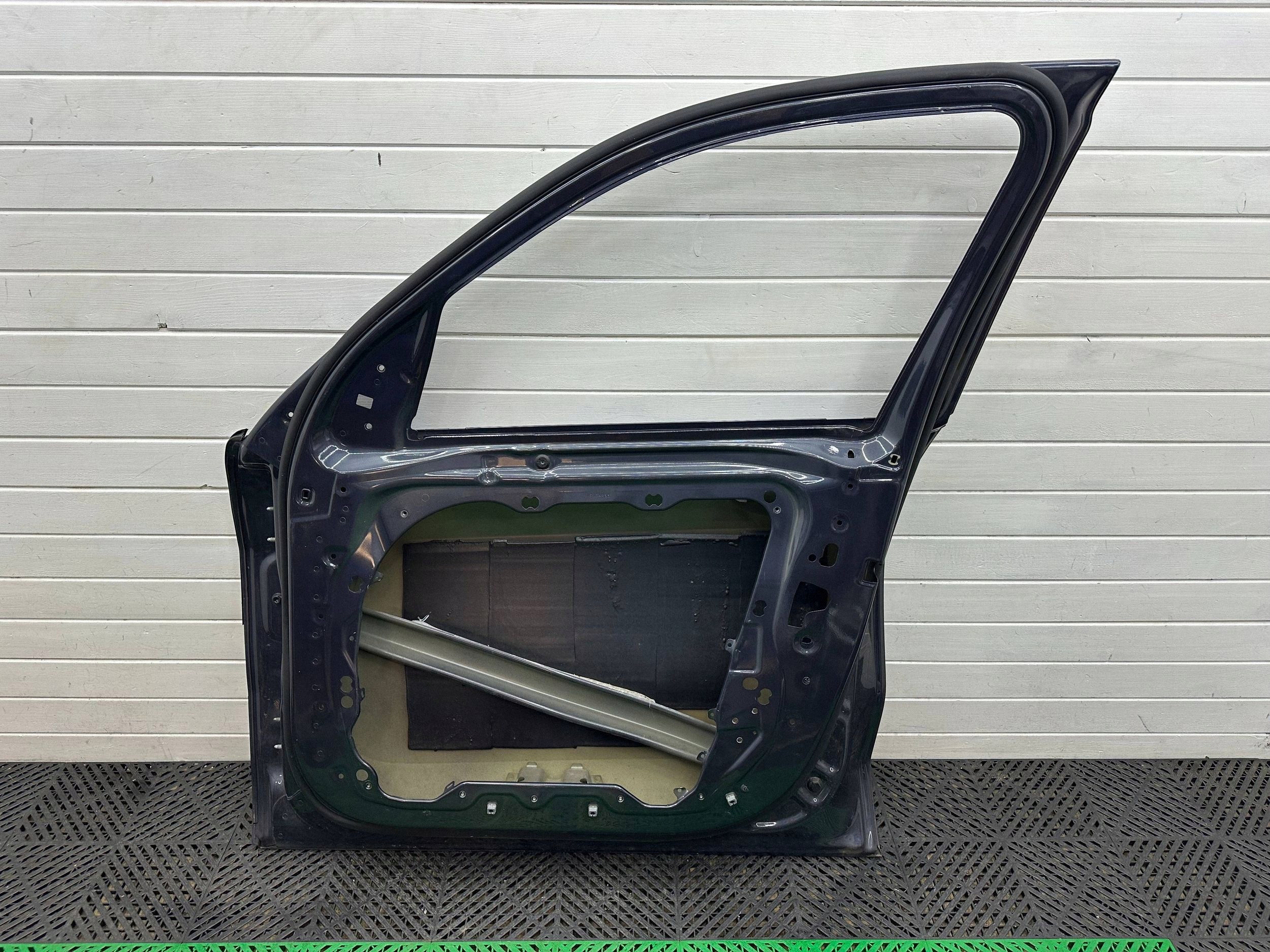 door front front side right BMW X5 G05