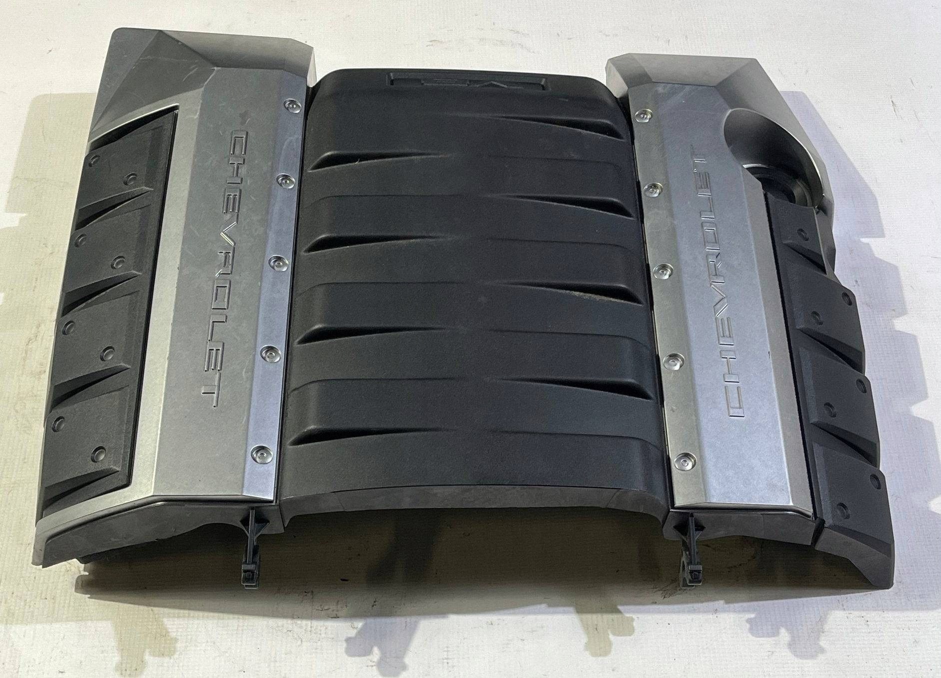 upper cover engine housing cover Chevrolet Camaro SS 6.2 v8 2009-2015