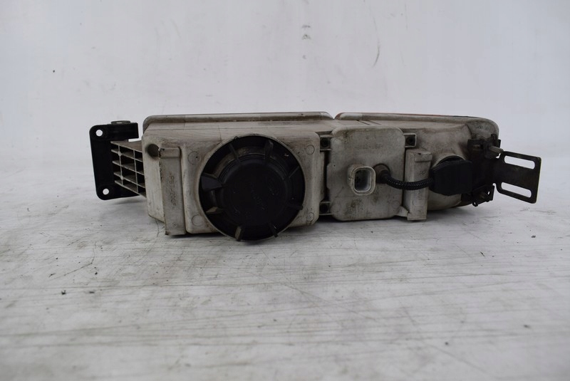 HALOGEN PRAWY PRZÓD PRZEDNI MAN NG 313 02R Producent części MAN OE