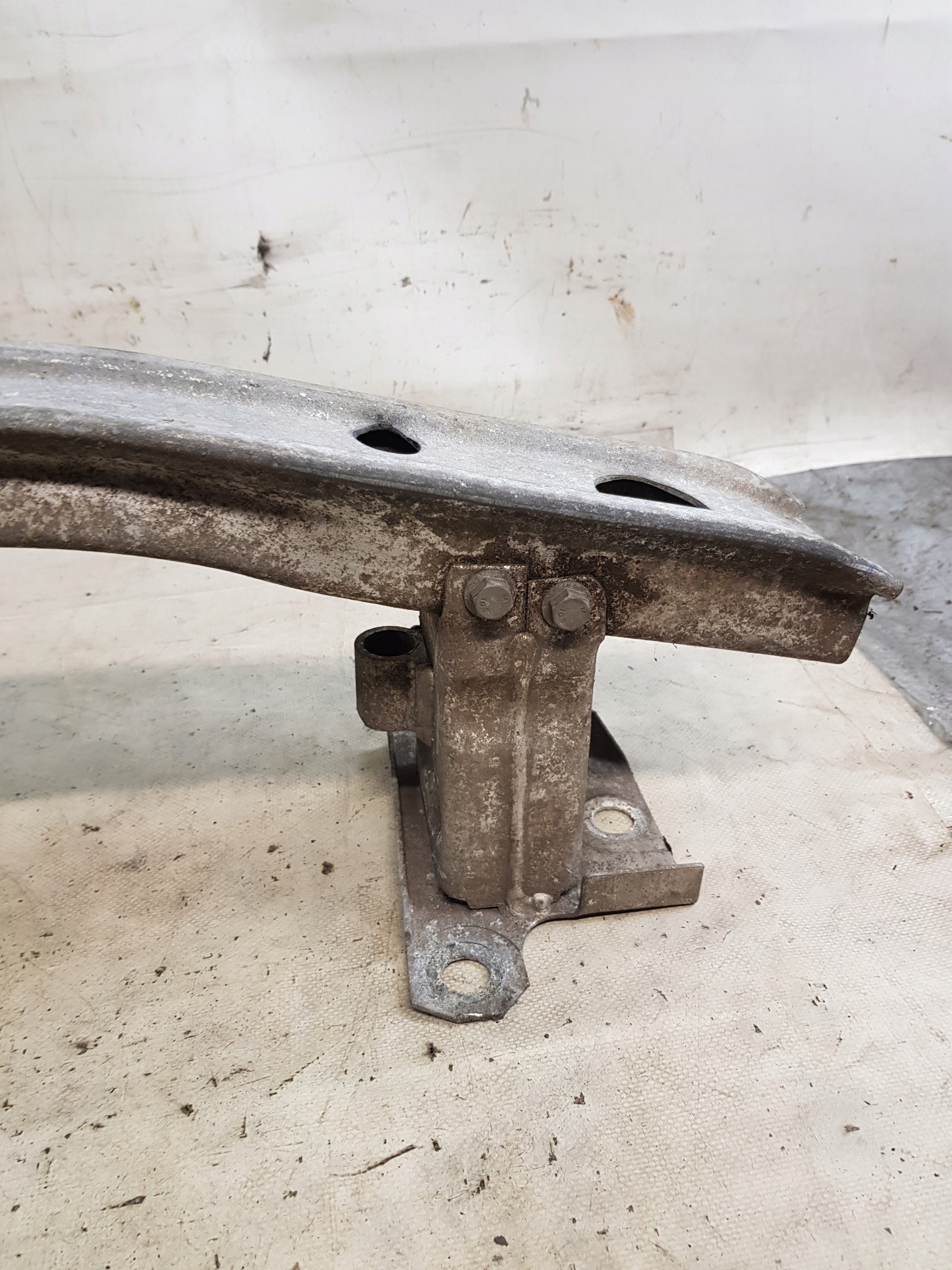 bumper support front RENAULT MODUS 1.6B 04r. OE 8200104187
