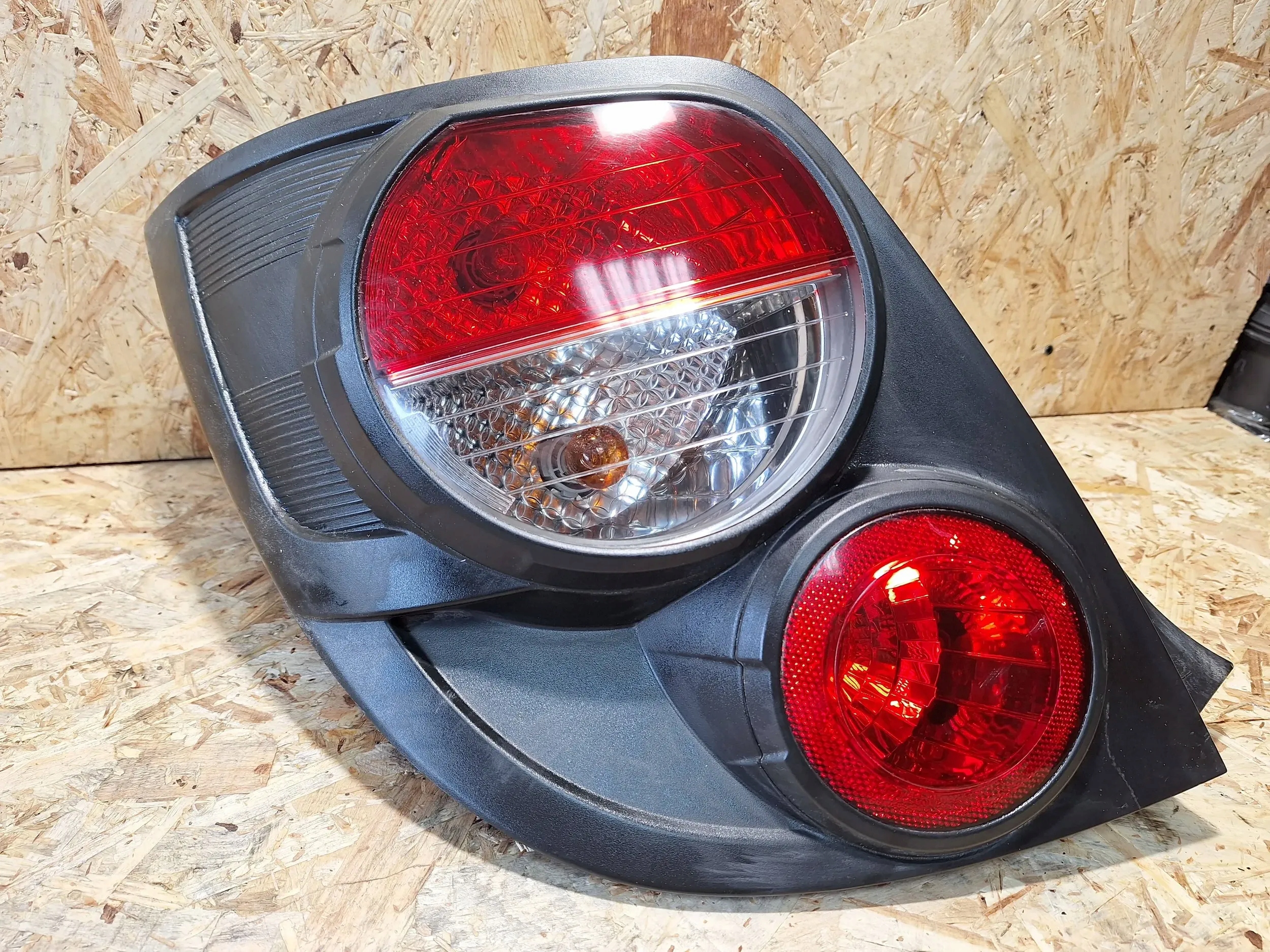 light rear part left Chevrolet Aveo T300 11- HB EU