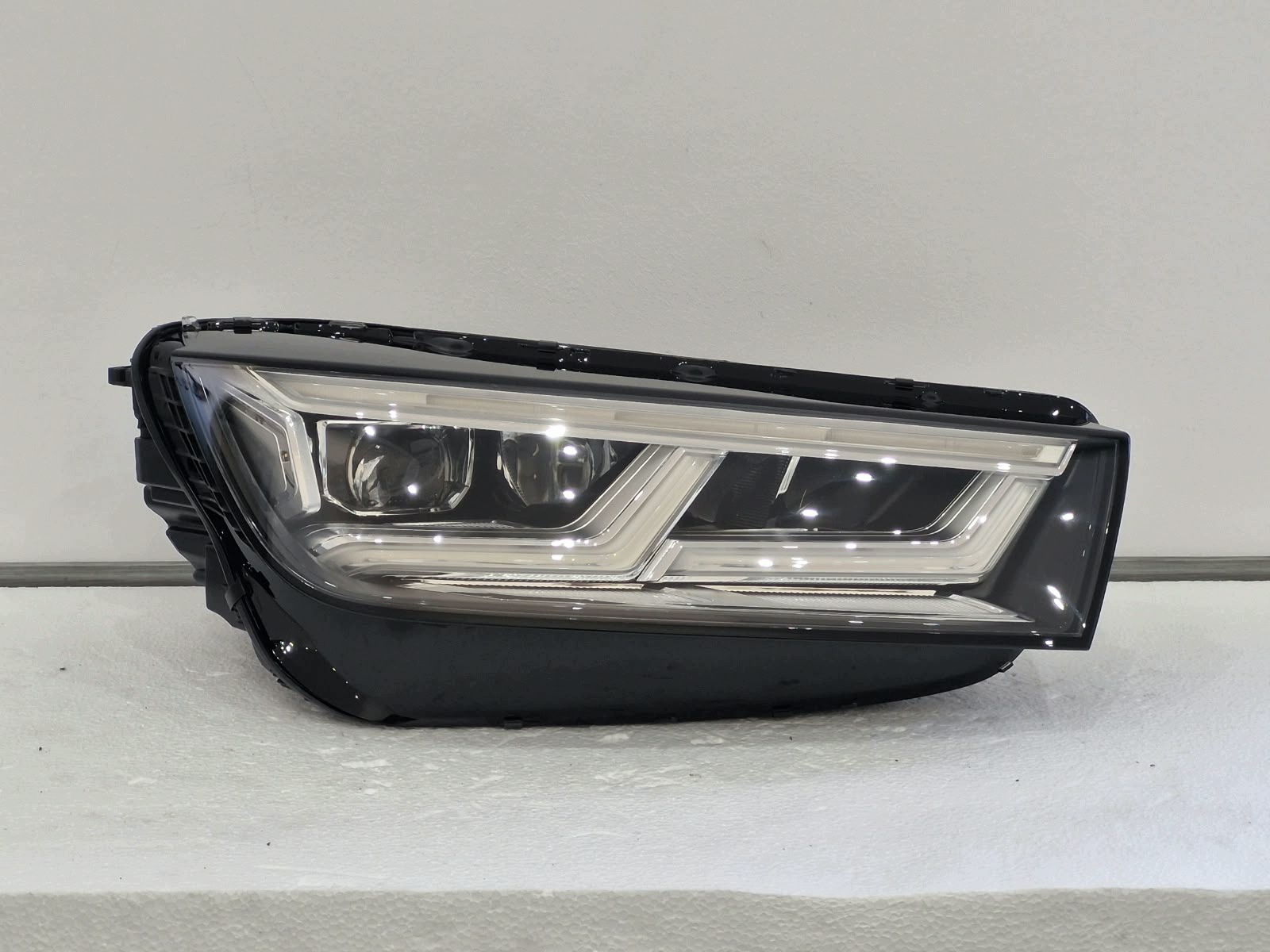 light right Audi Q5 80A FULL LED USA