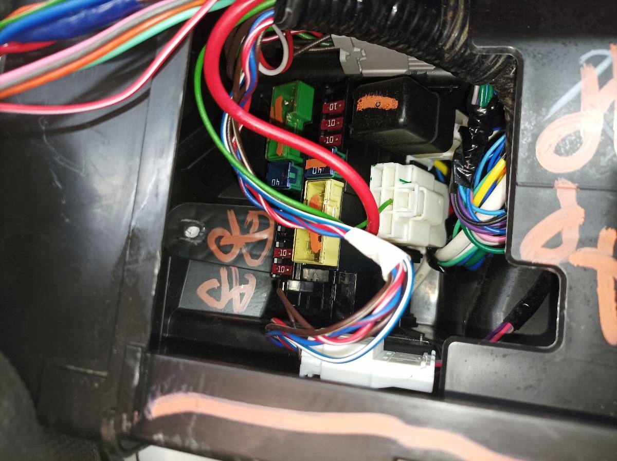 Module fusibles 1.2 B 80KM Nissan Micra IV (2010- )