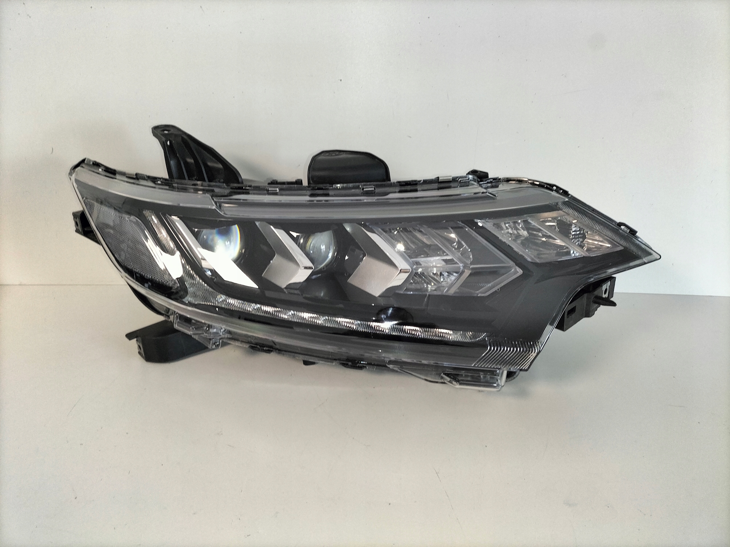 light front reflektor right MITSUBISHI OUTLANDER 3 III LIFT 19-21