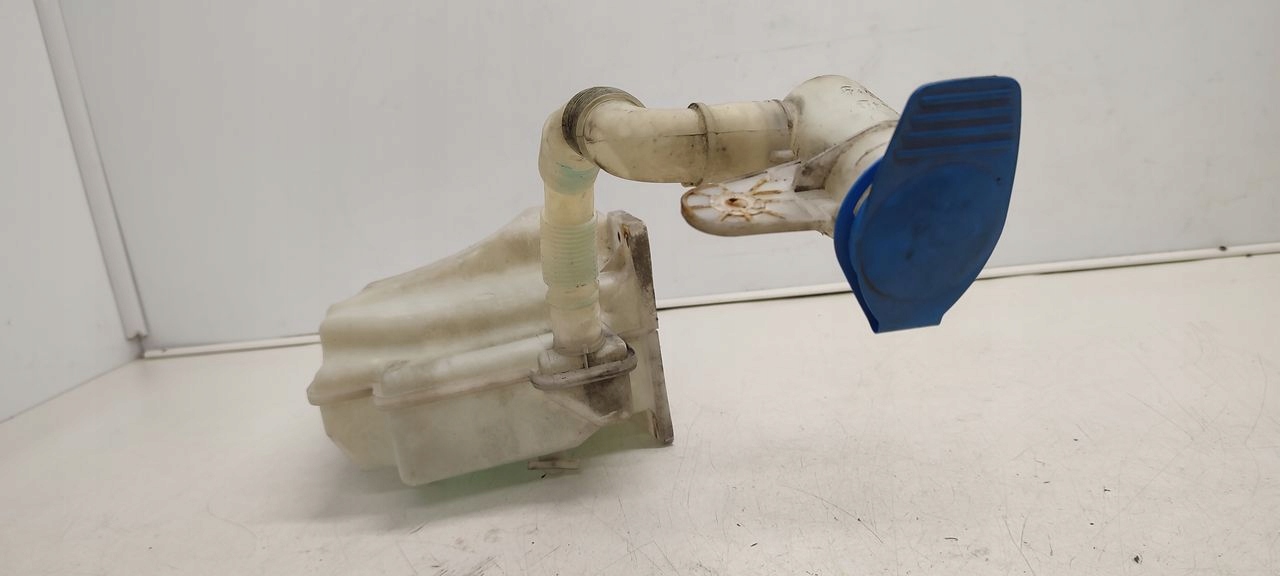 Behälter Spritzdüse VW Golf V 1,6