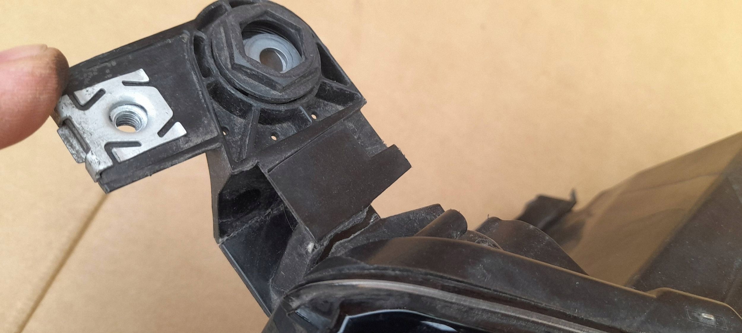 Reflektor levá strana Seat Ateca 1EX01489151