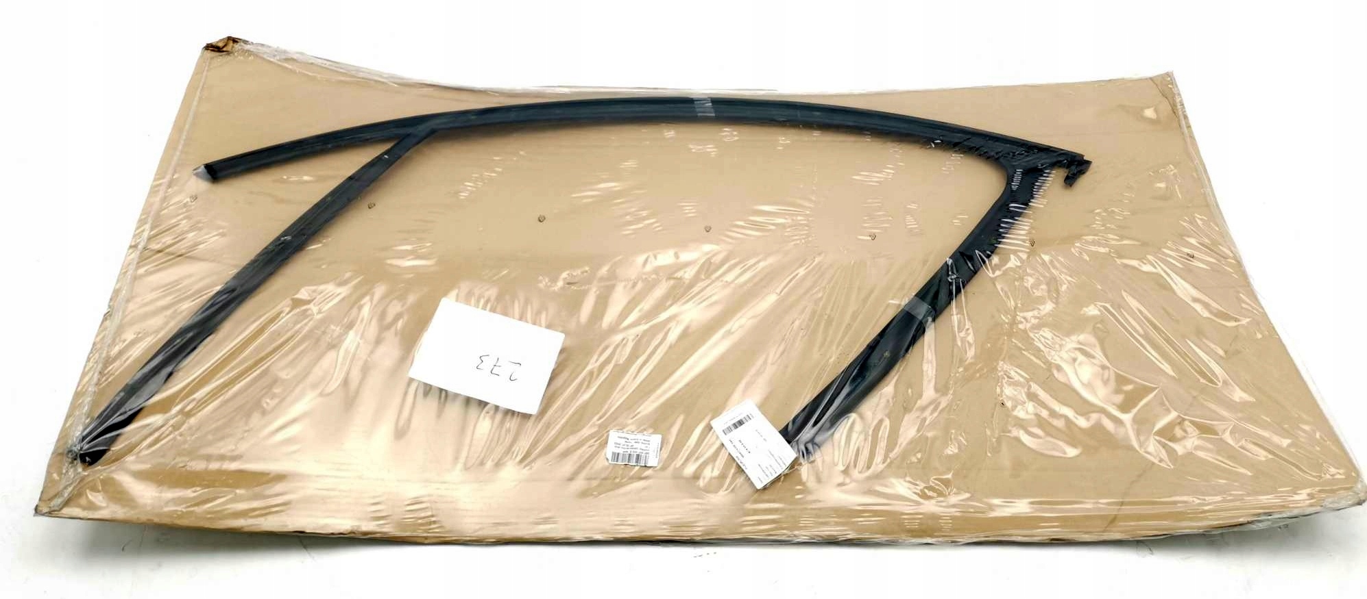 NOWA ORG PROWADNICA SZYBY USZCZELKA DRZWI SKODA OCTAVIA III 5E0837432E Numery katalogowe zamienników 5E0837432C 5AP, 5E0837432D 5AP