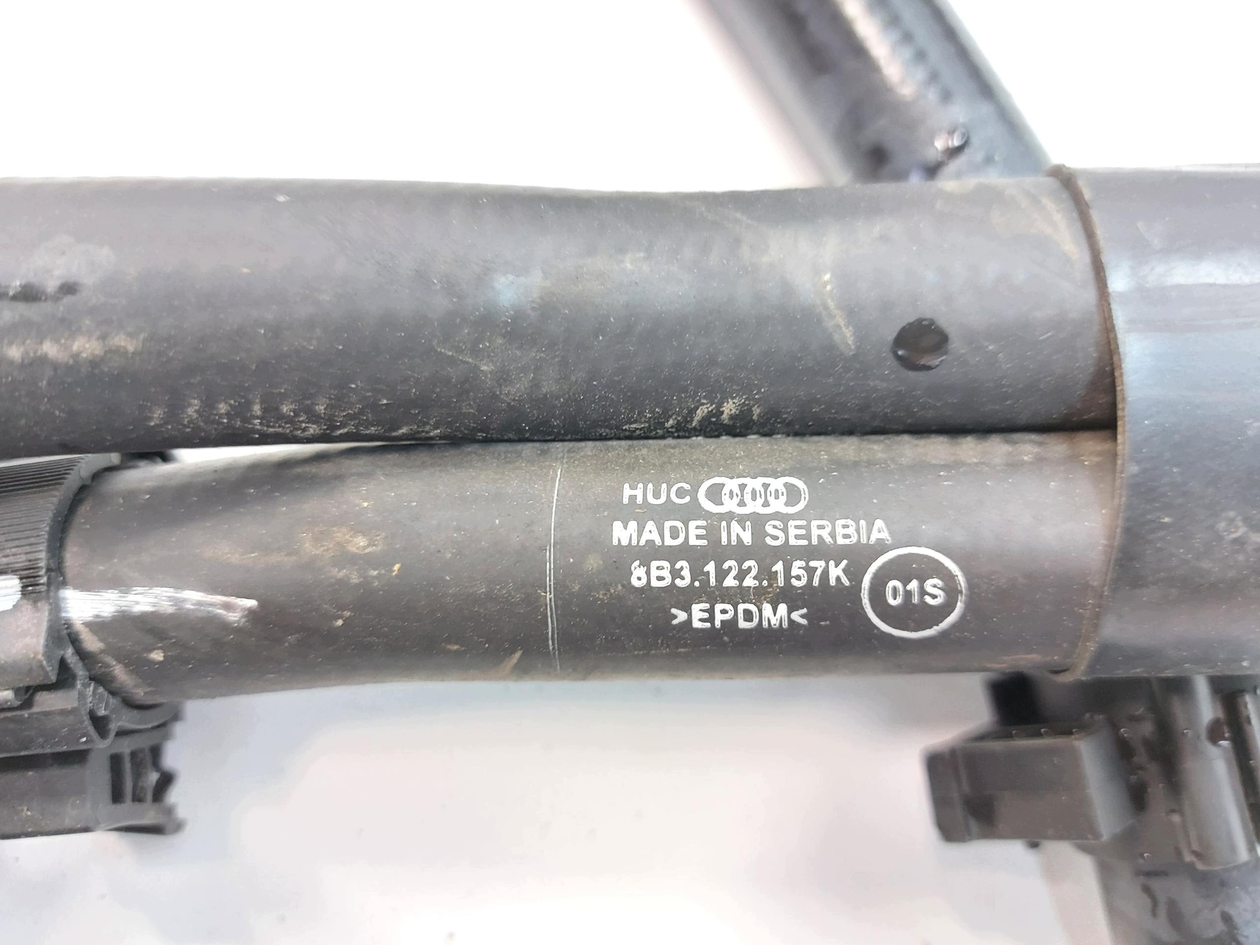 AUDI A5 8B3 B10 AVANT prijenos cijev vode Rozdzielacz 8B3122157K