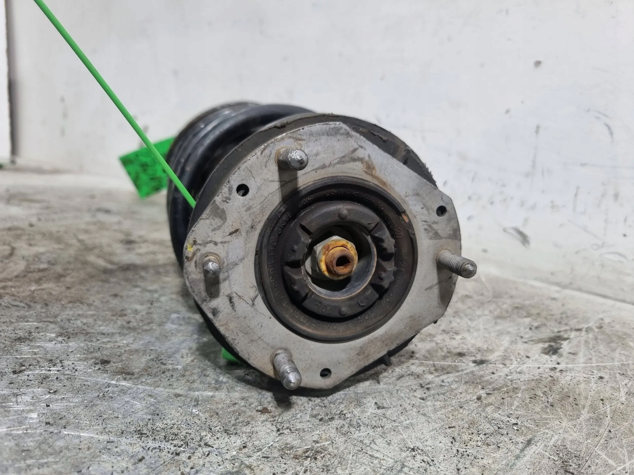 shock absorber front left L1TC18K001LC FORD PUMA MK2 1.0
