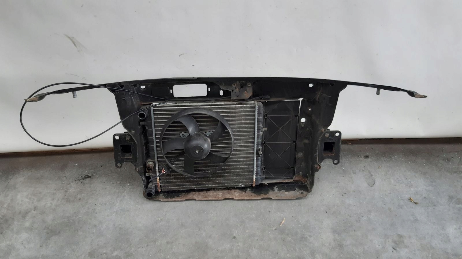 support panel for radiators pillar iron radiator Skoda Fabia II 1,4 16V