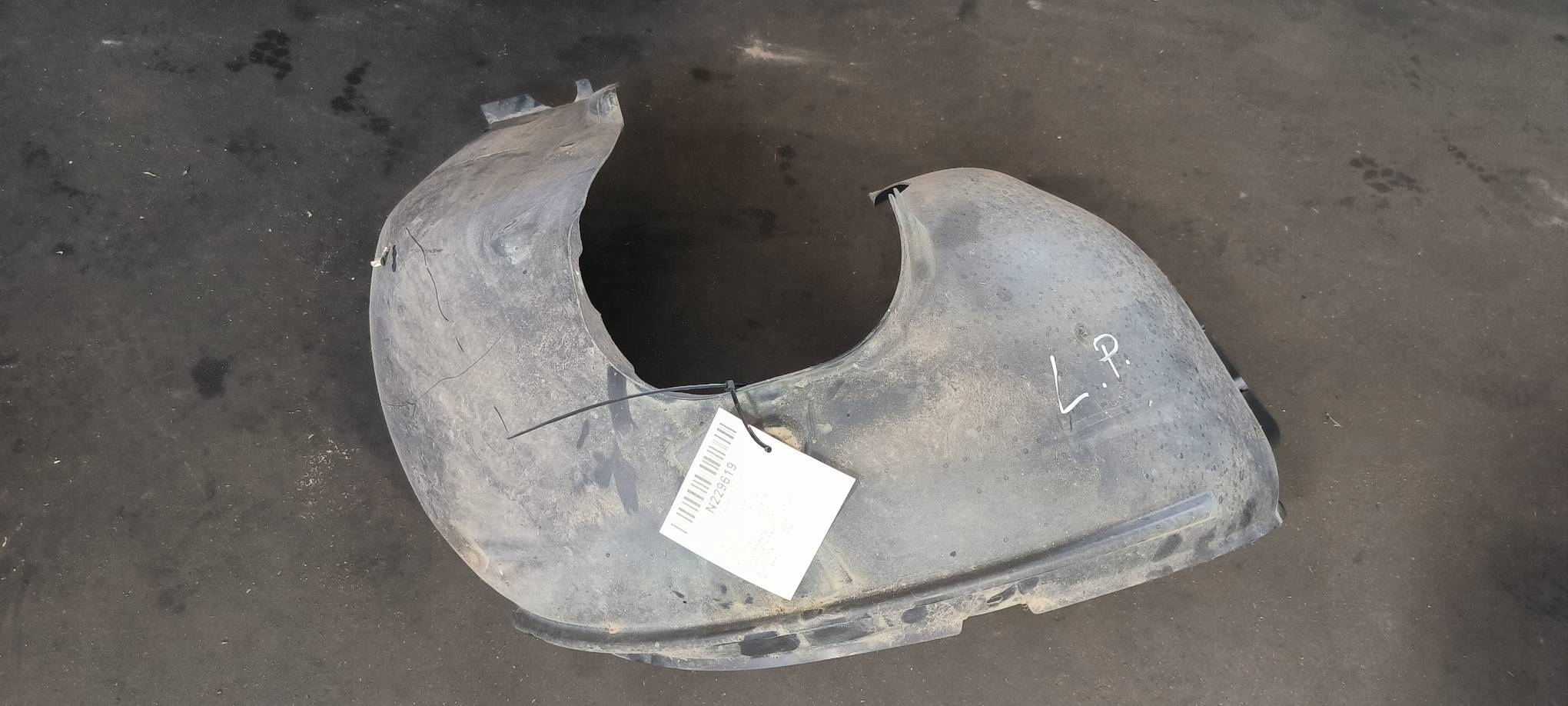 mudguard left SKODA OCTAVIA IV