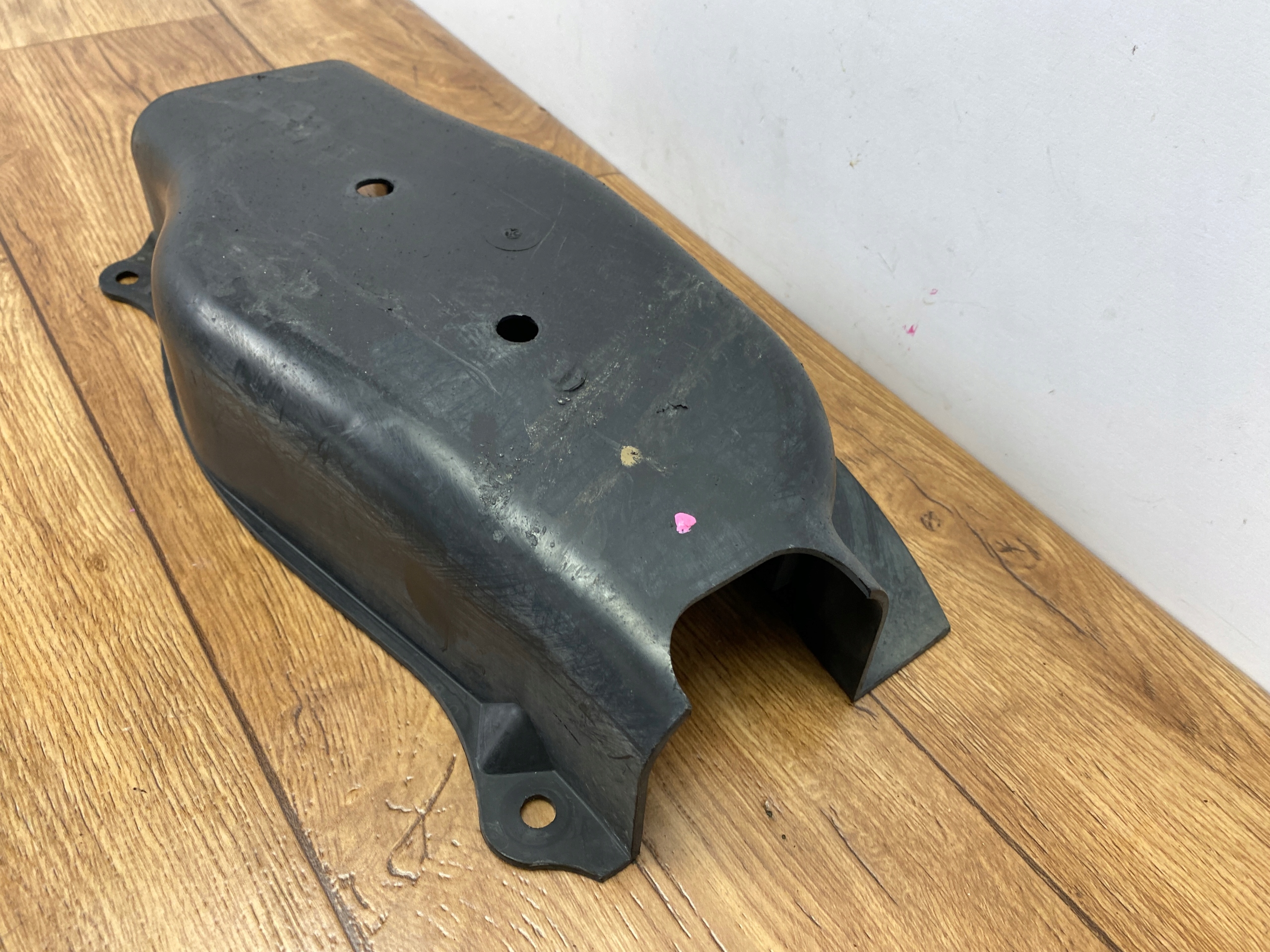Blende Abdeckung des Querlenkers Chevrolet Camaro VI 2016+ USA