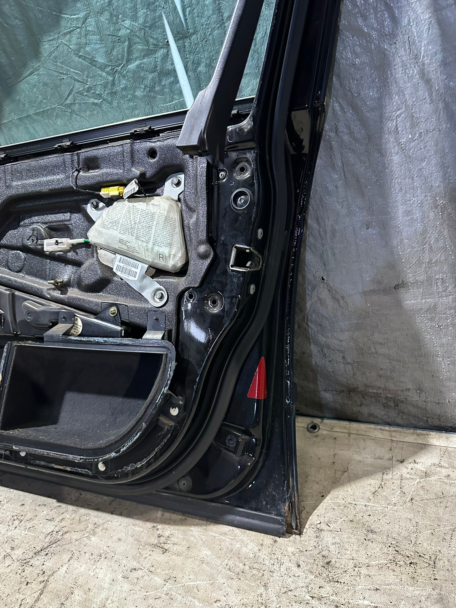door right front BMW E39 sedan FL SCHWARZ II 668/9
