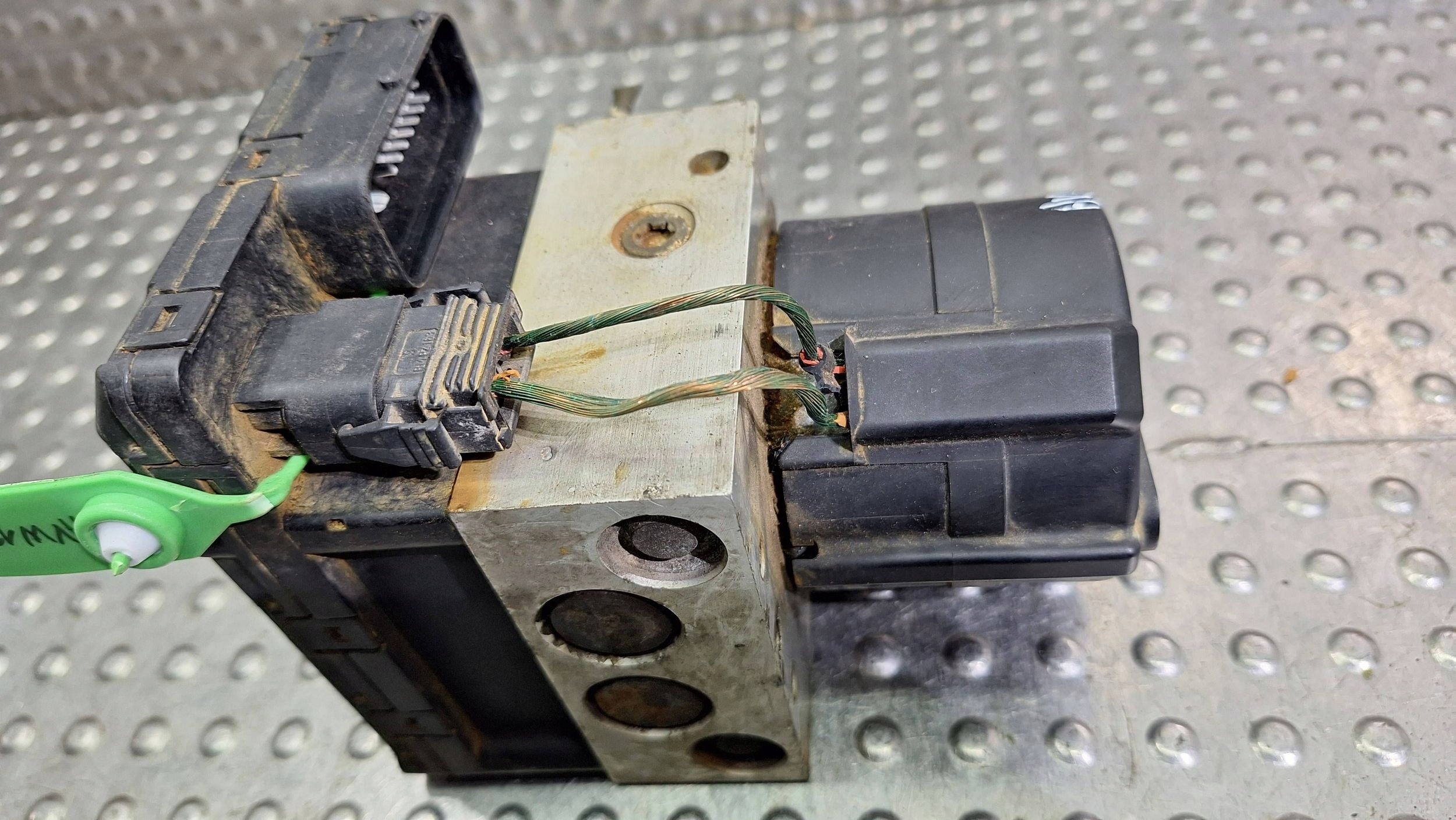 pump control unit ABS 1H2614117B 3A0907379 GOLF III PASSAT B3 B4 GOLF IV