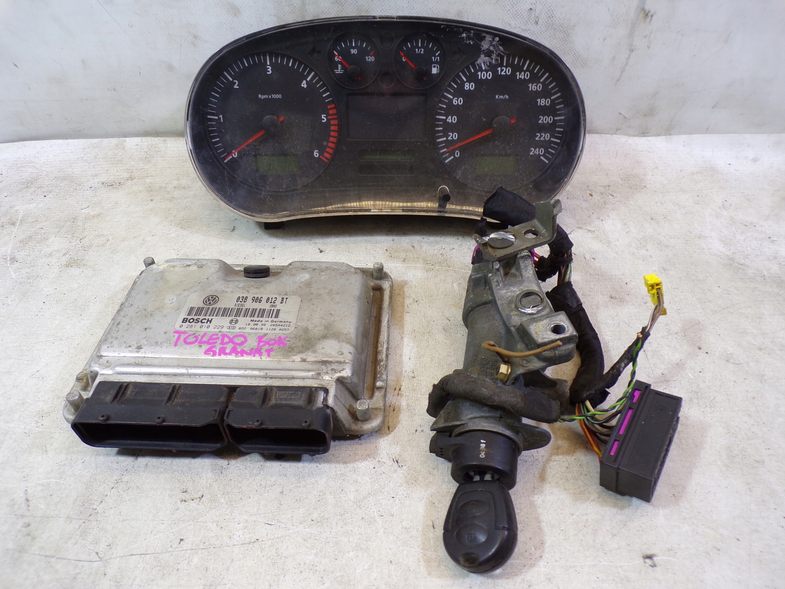 running board STARTOWY SEAT TOLEDO 2 II 1.9 TDI 038906012BT
