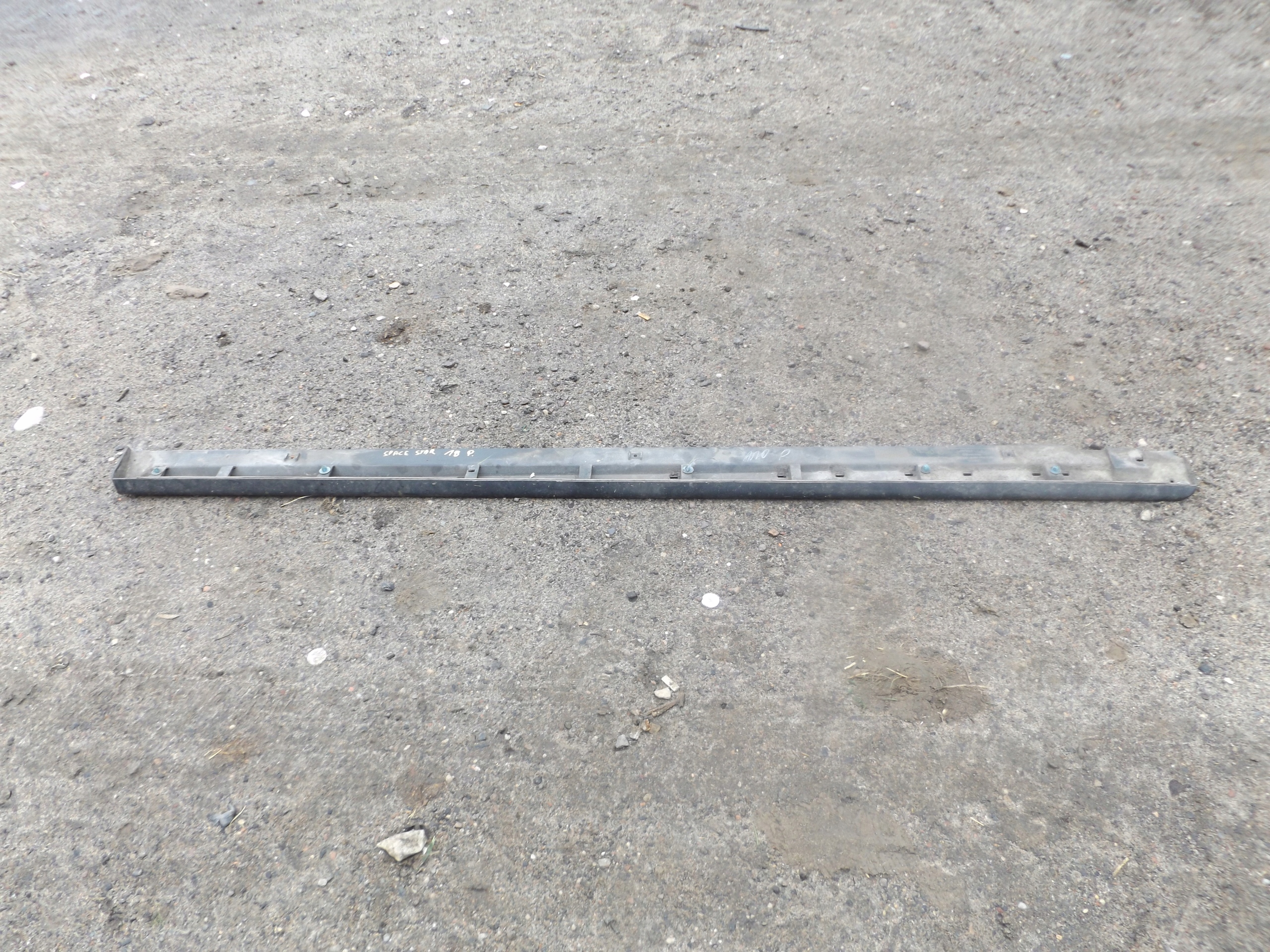 Space Star II РЕСТАЙЛИНГ молдинг порога