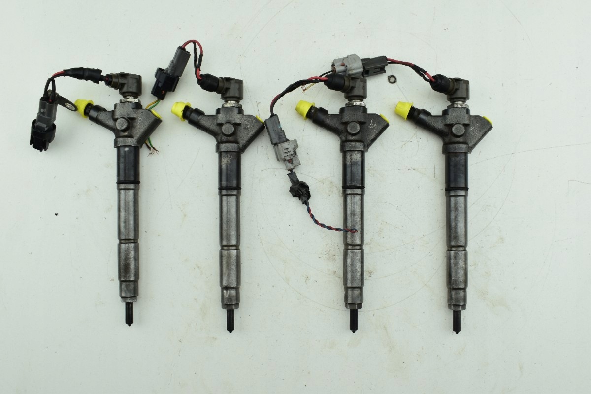 injector LEXUS IS II TOYOTA RAV4 III AVENSIS T25 2.2 D-CAT 23670-0R040