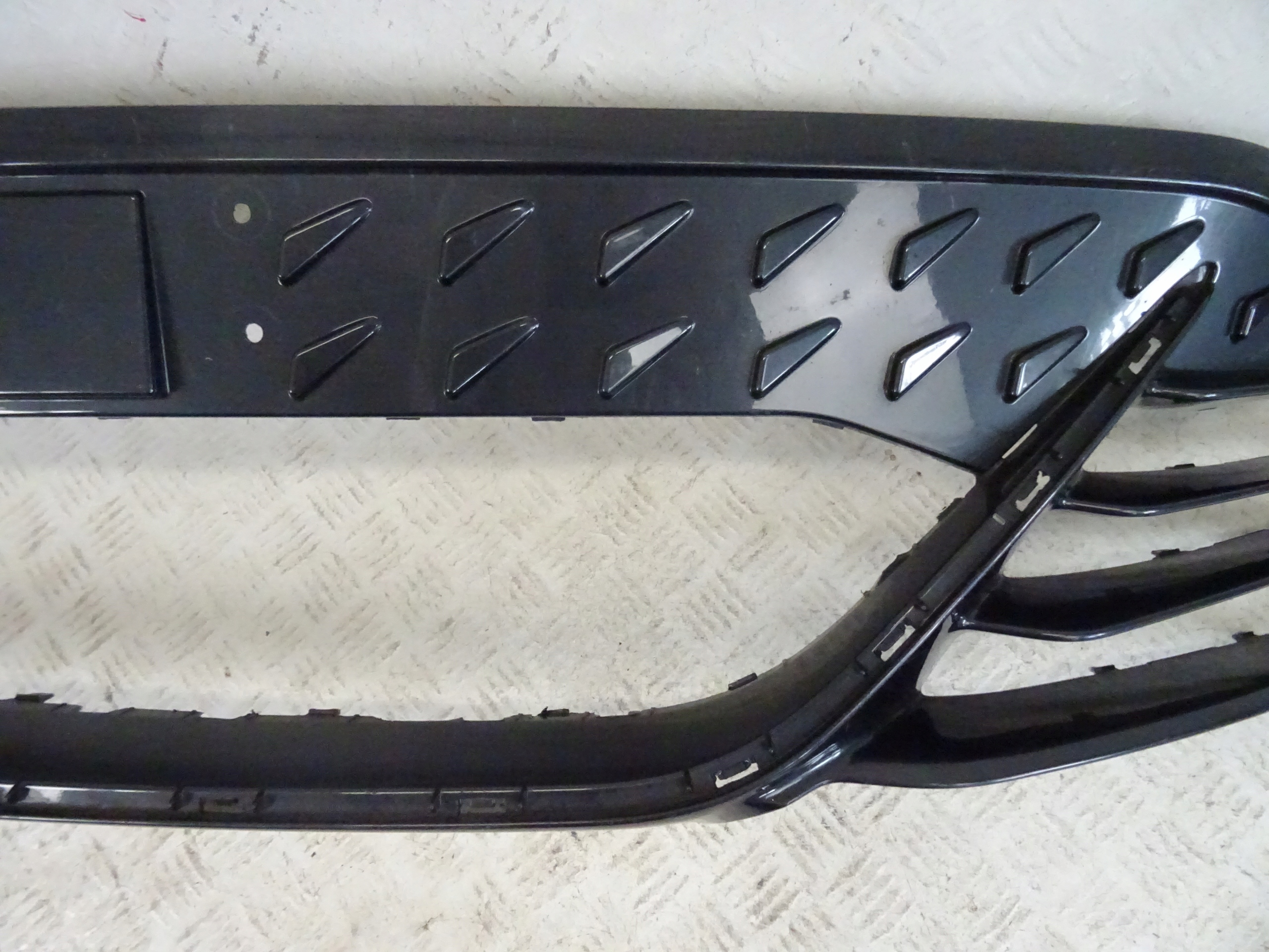 grid of a bumper front front central SEAT CUPRA BORN 10E805903C