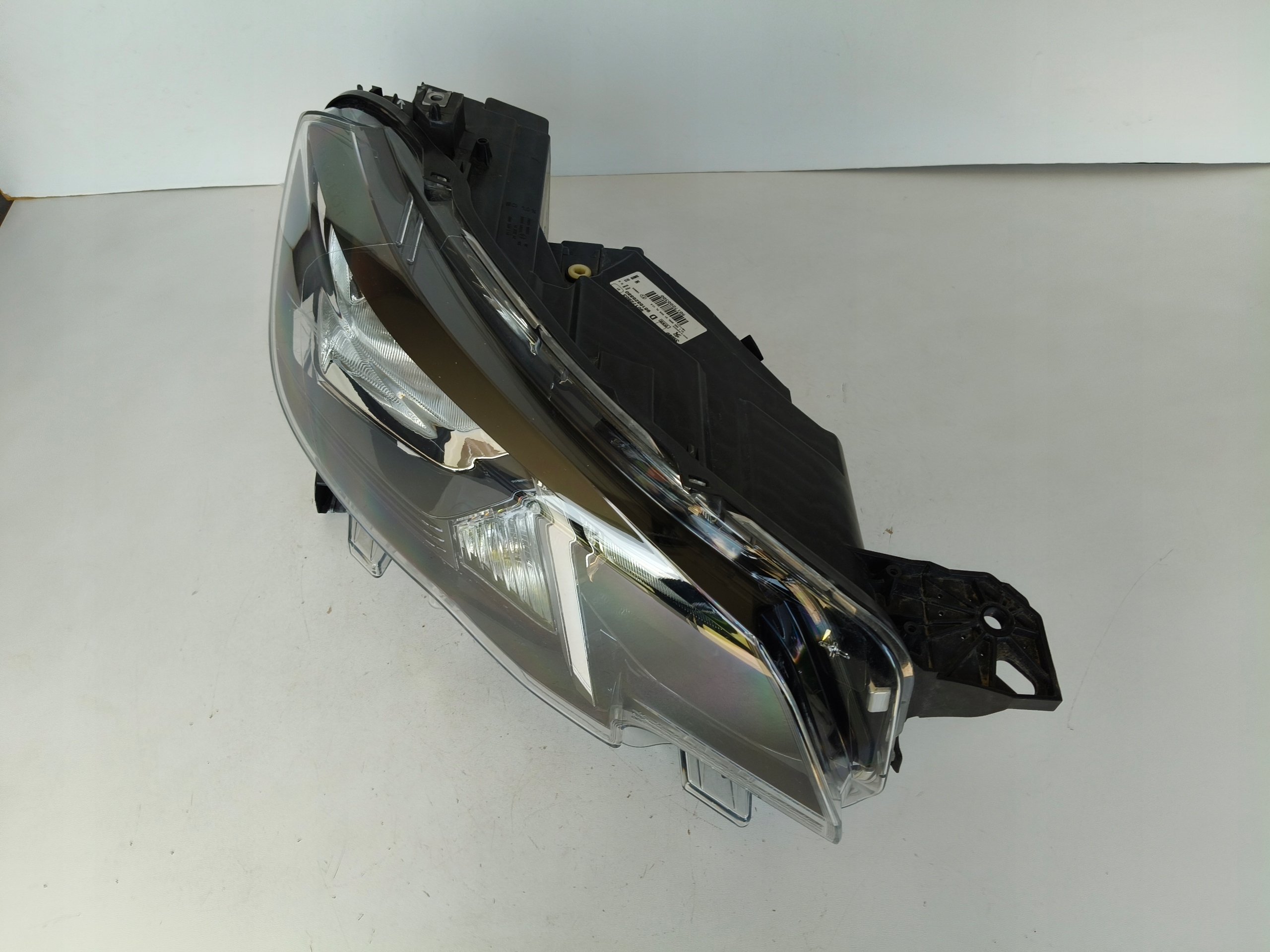 light right REFLEKTOR PEUGEOT PARTNER IV 18