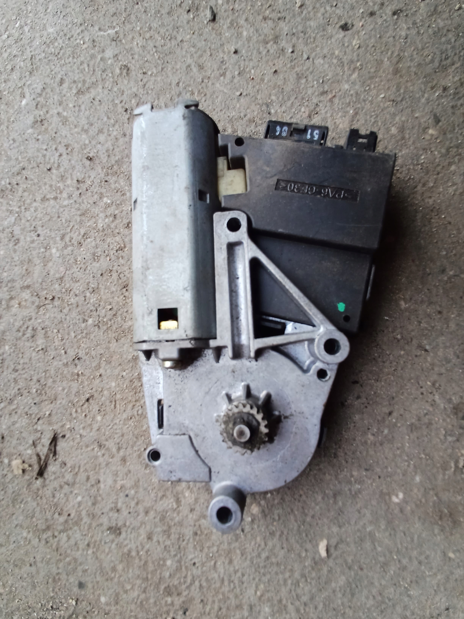BMW E39 Motor Schiebedach 8370810