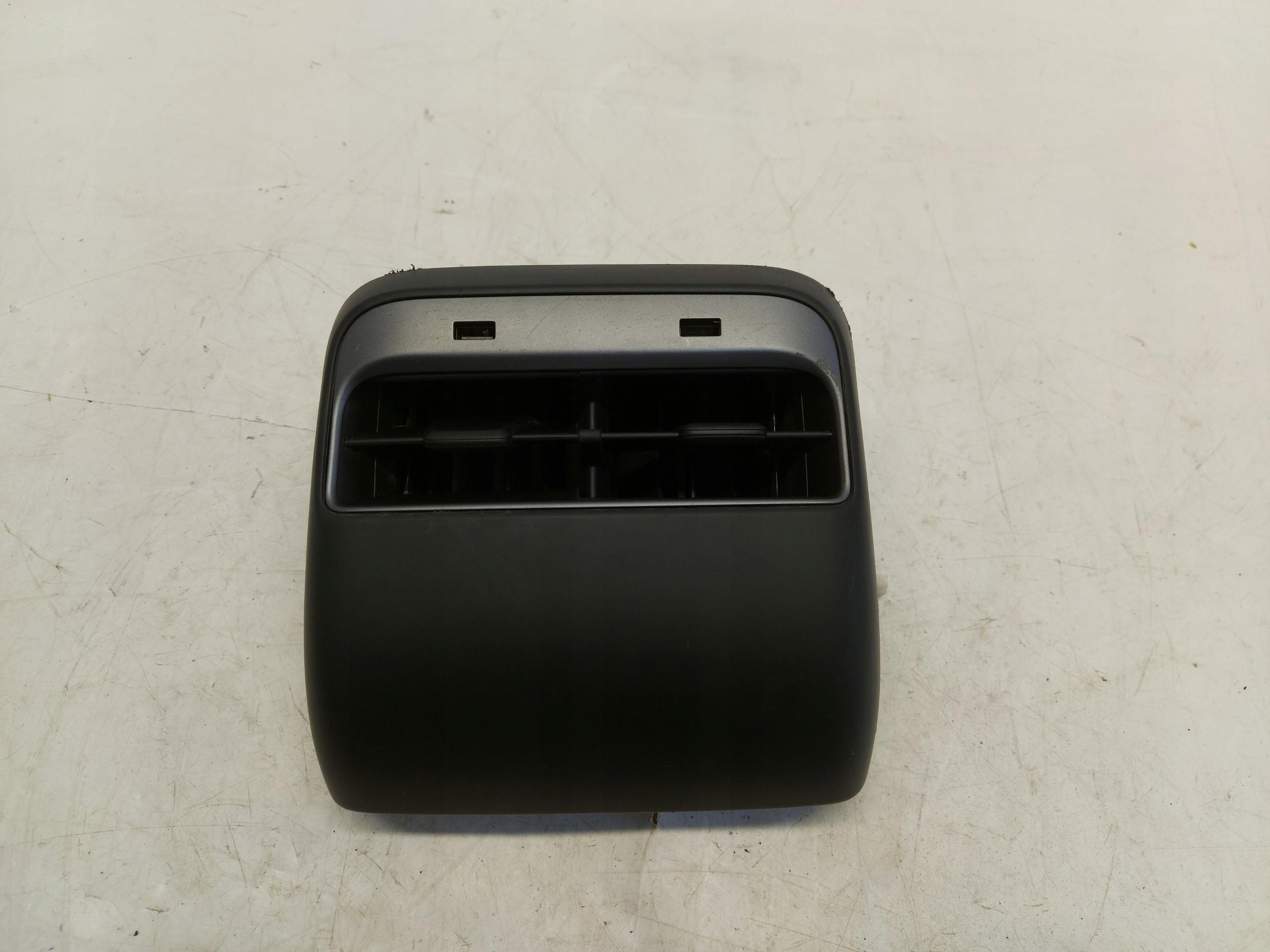 TESLA 3 III grid air conditioning devices tunel rear part gniazda USB