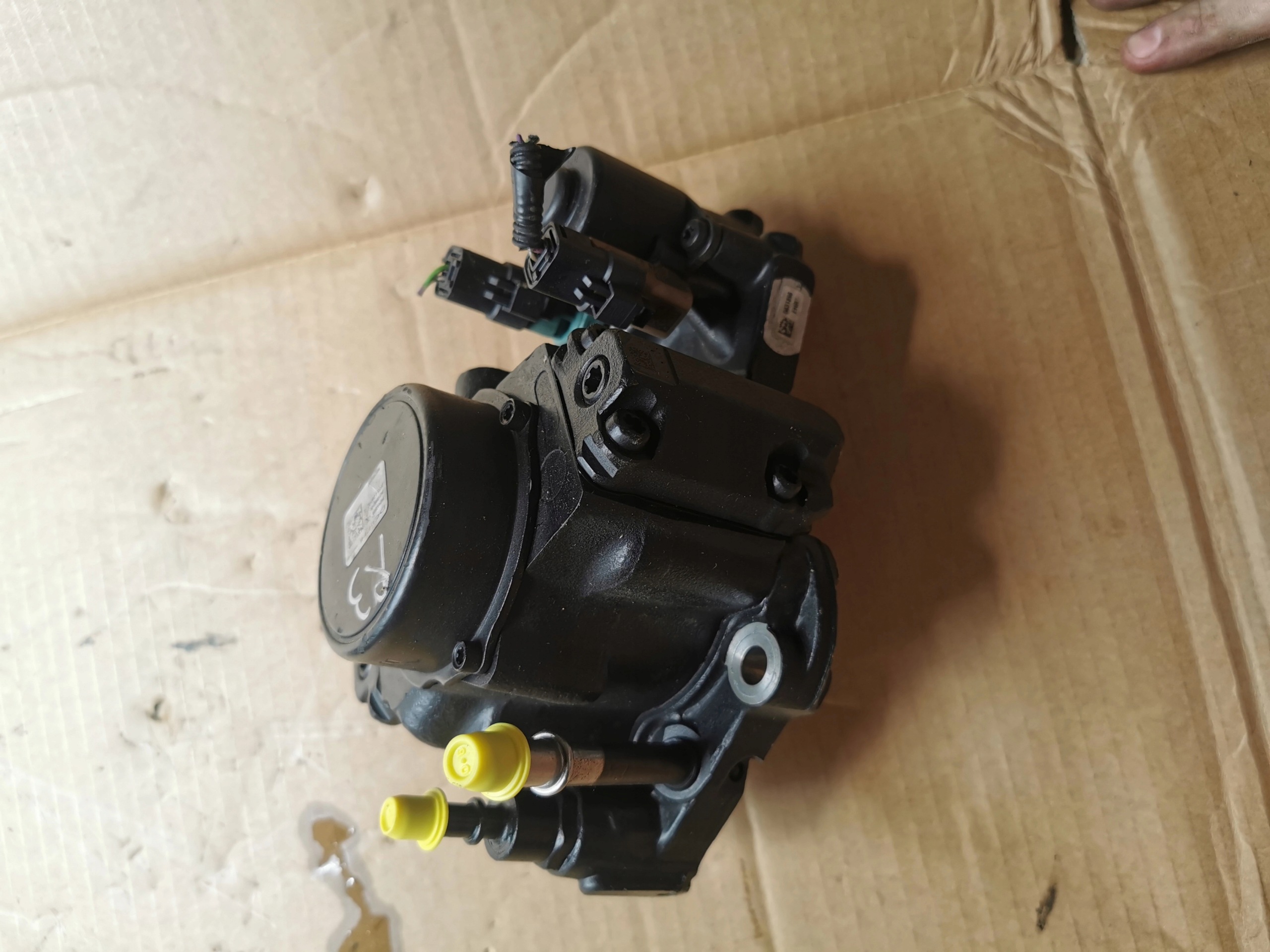 FORD KUGA 2.0D 9424A050A 9687959180 Pumpe Einspritzdüse