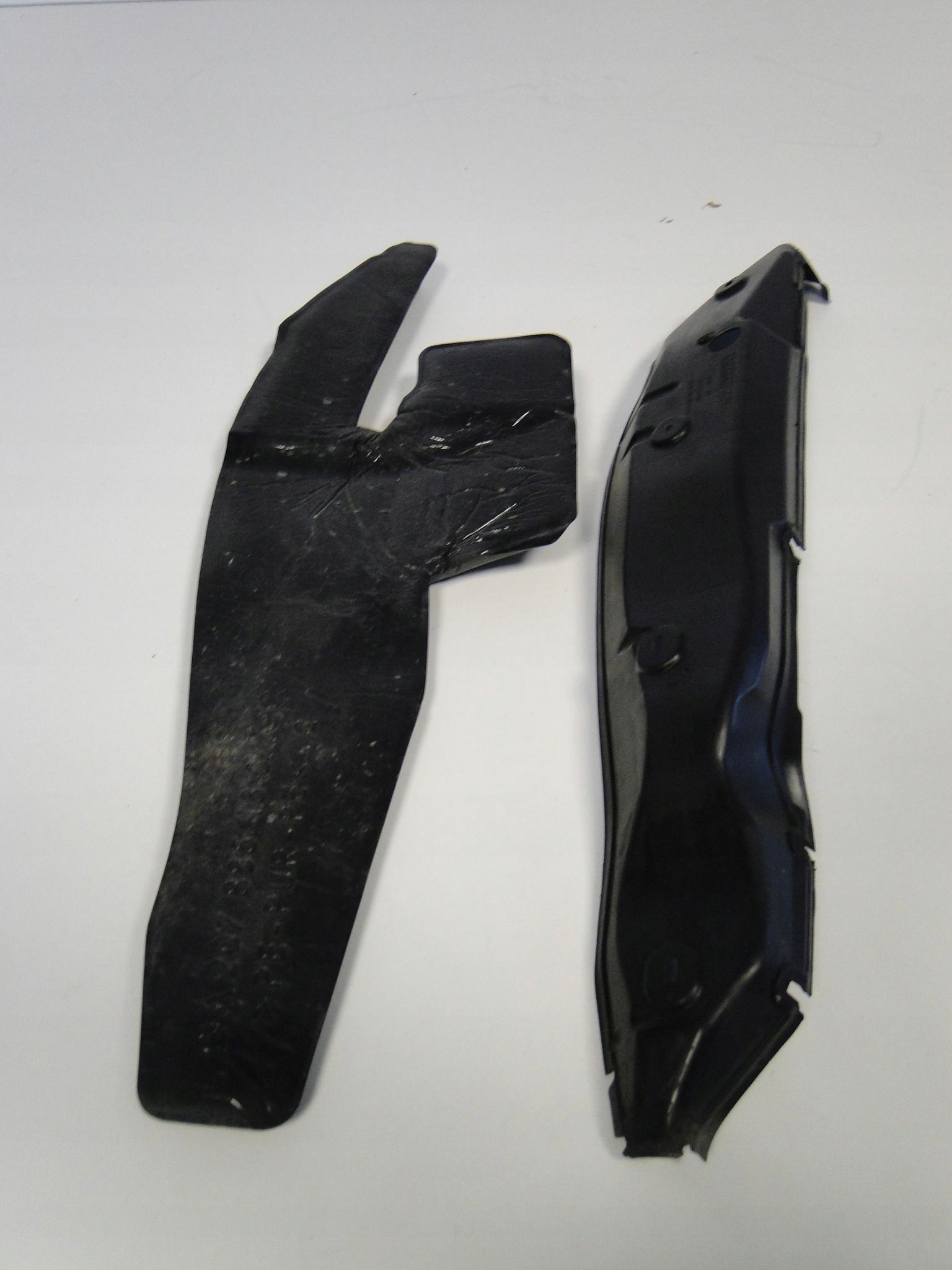 MERCEDES E KLASA 207 W207 LIŚĆ BŁOTNIKA OSŁONA WYGŁUSZENIE PRAWY PRAWE Typ samochodu Samochody osobowe