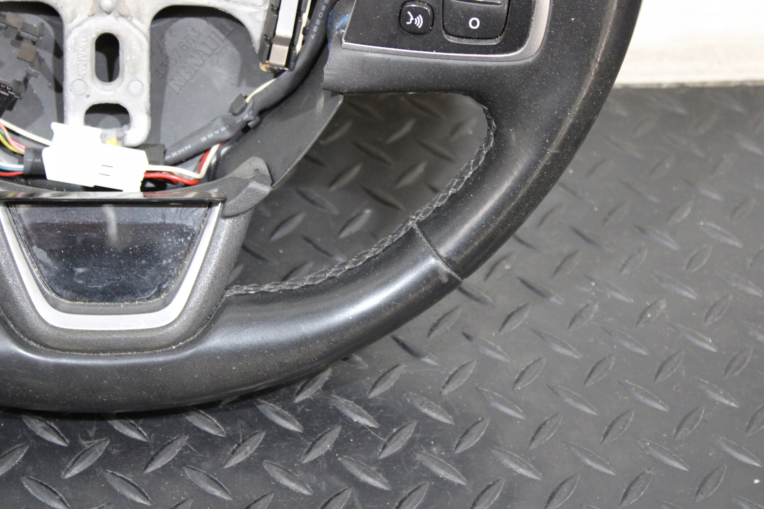 volante MULTIFUNKCJA RENAULT CAPTUR e 1 LIFT