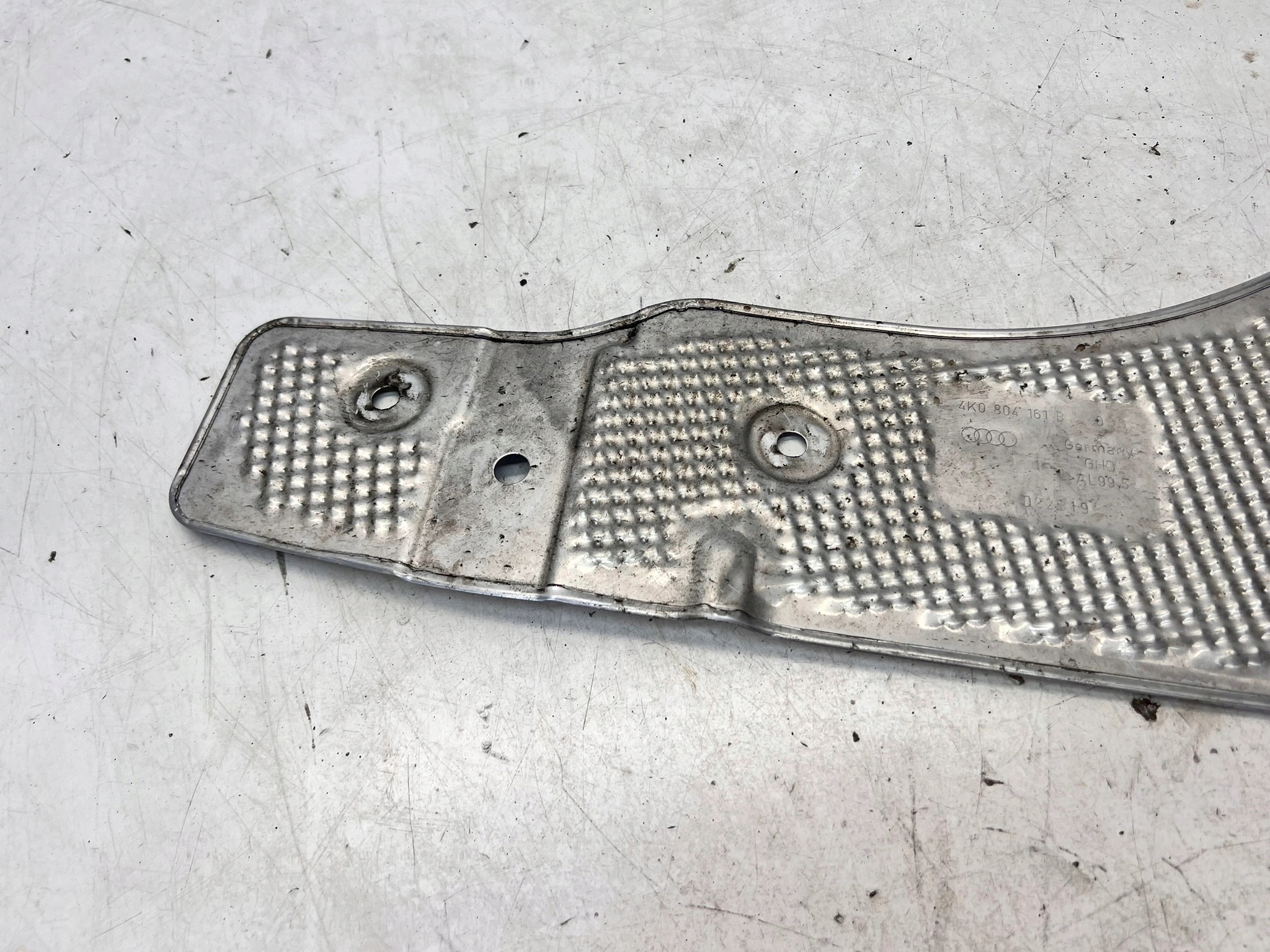 cover TERMICZNA PODLUZNICY left AUDI A6 C8 40804161B
