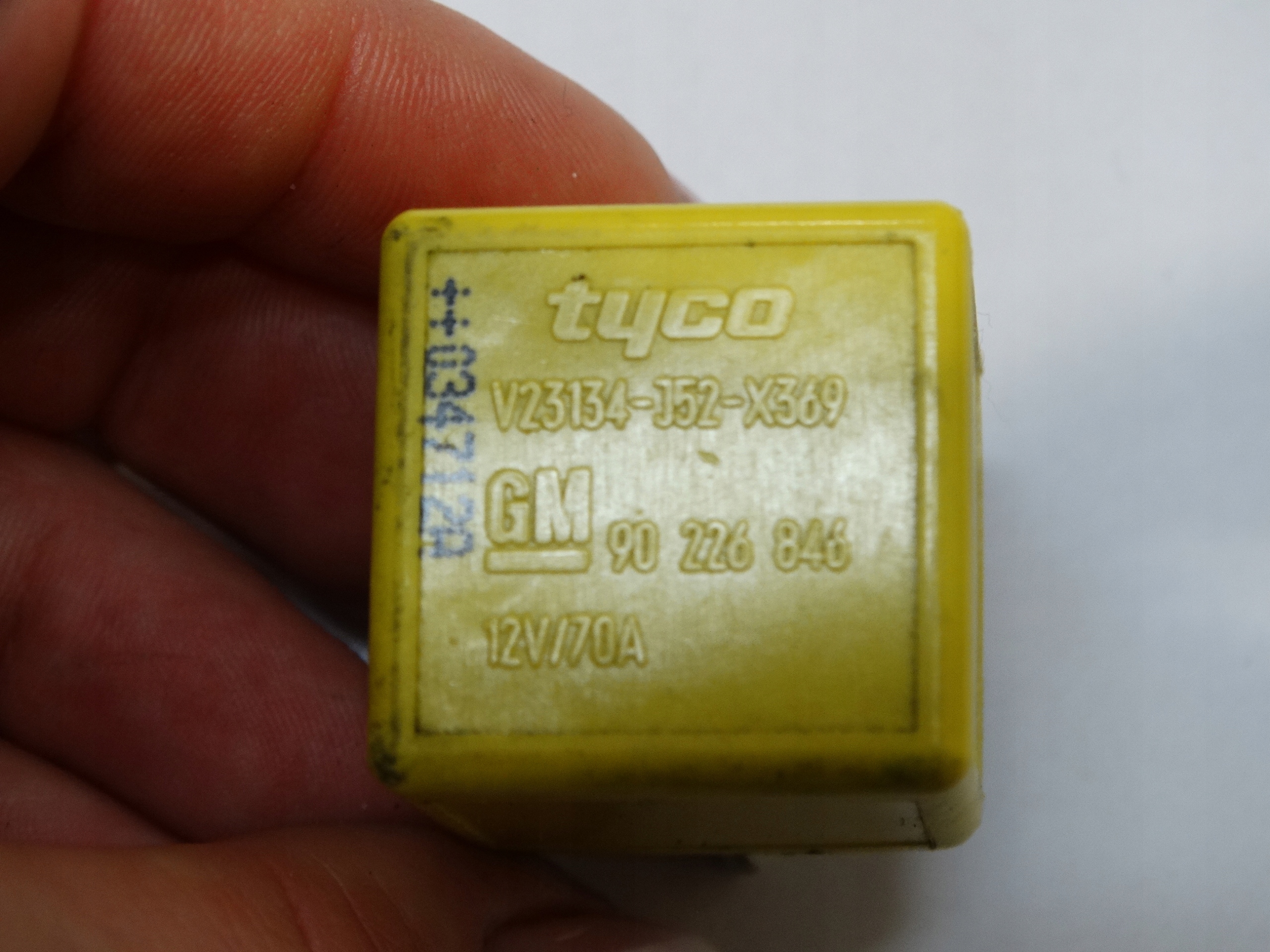 Relais TYCO OPEL GM90226846