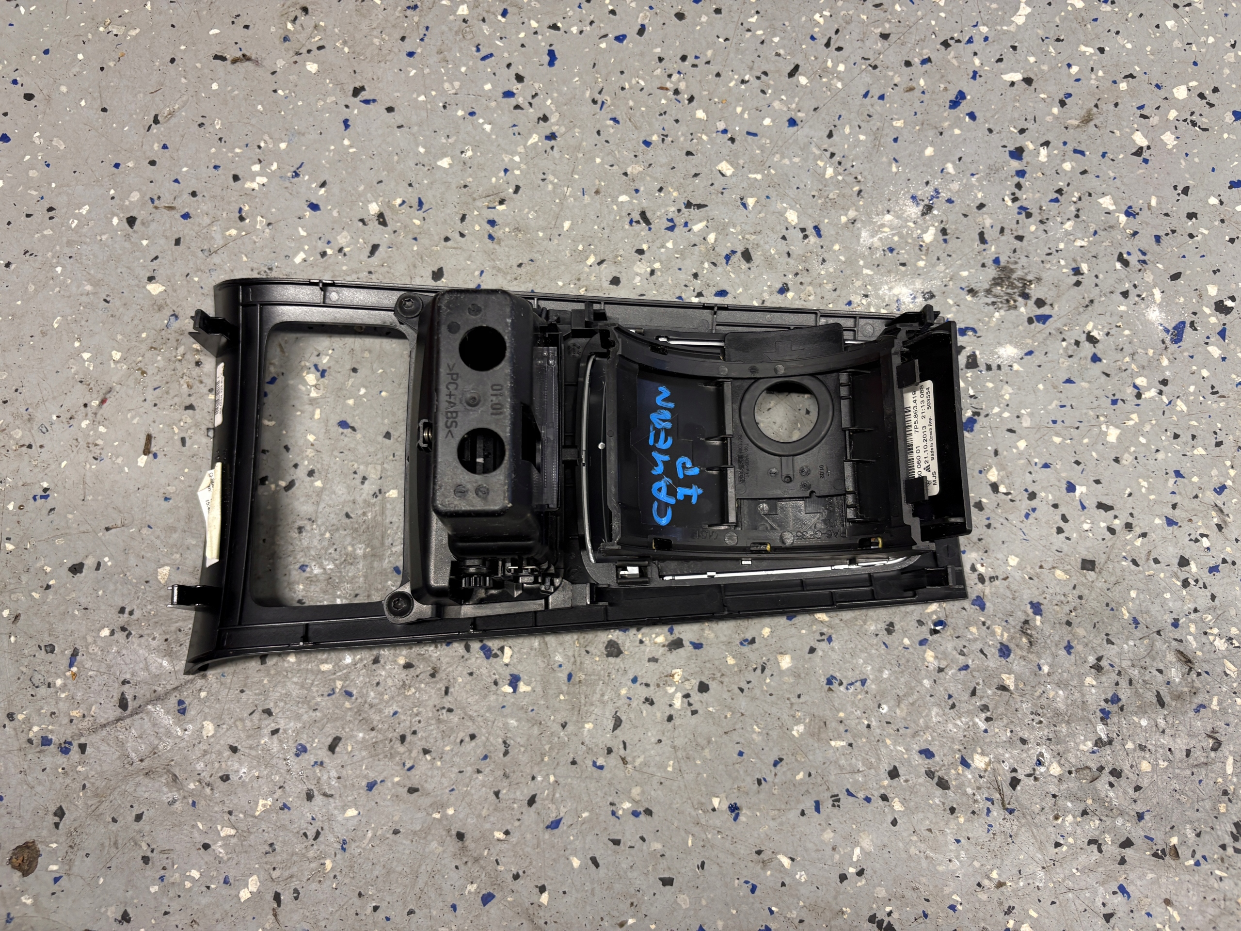 PORSCHE CAYENNE 7P Blende Abdeckung DEKOR RAHMEN Schalt getriebe 7P5857273D
