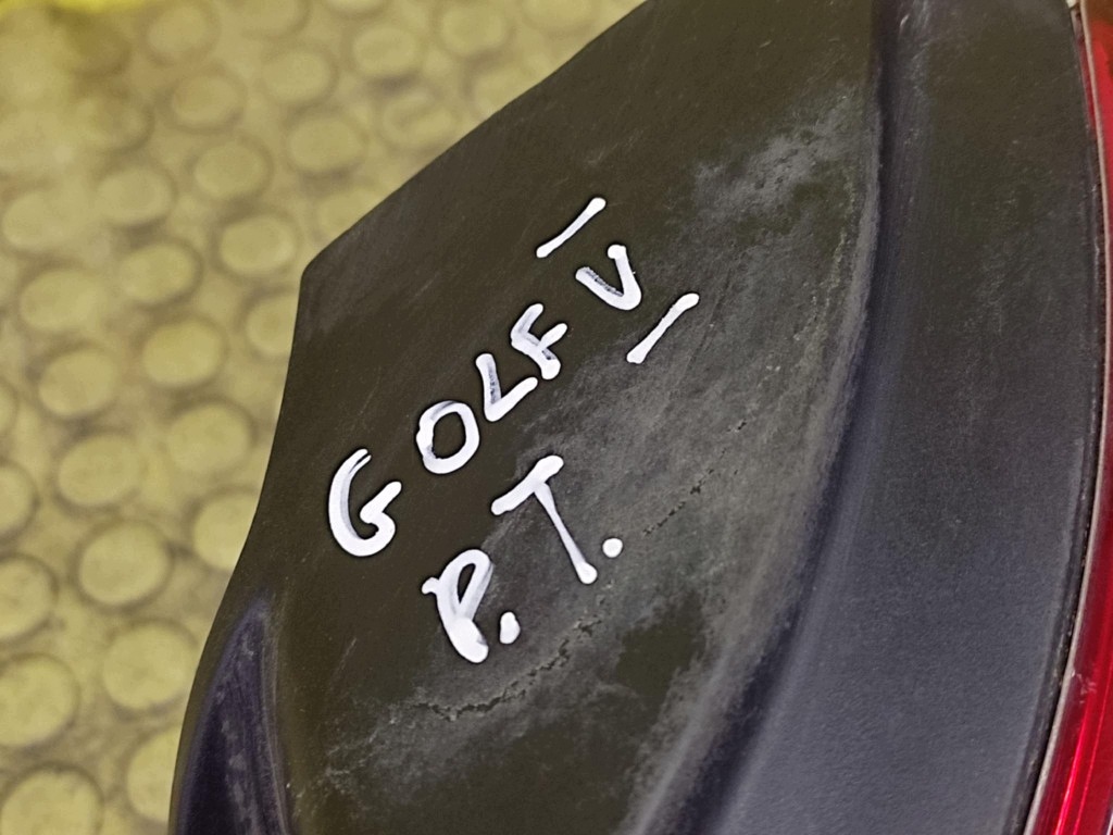 VW GOLF V far desni stražnji dio