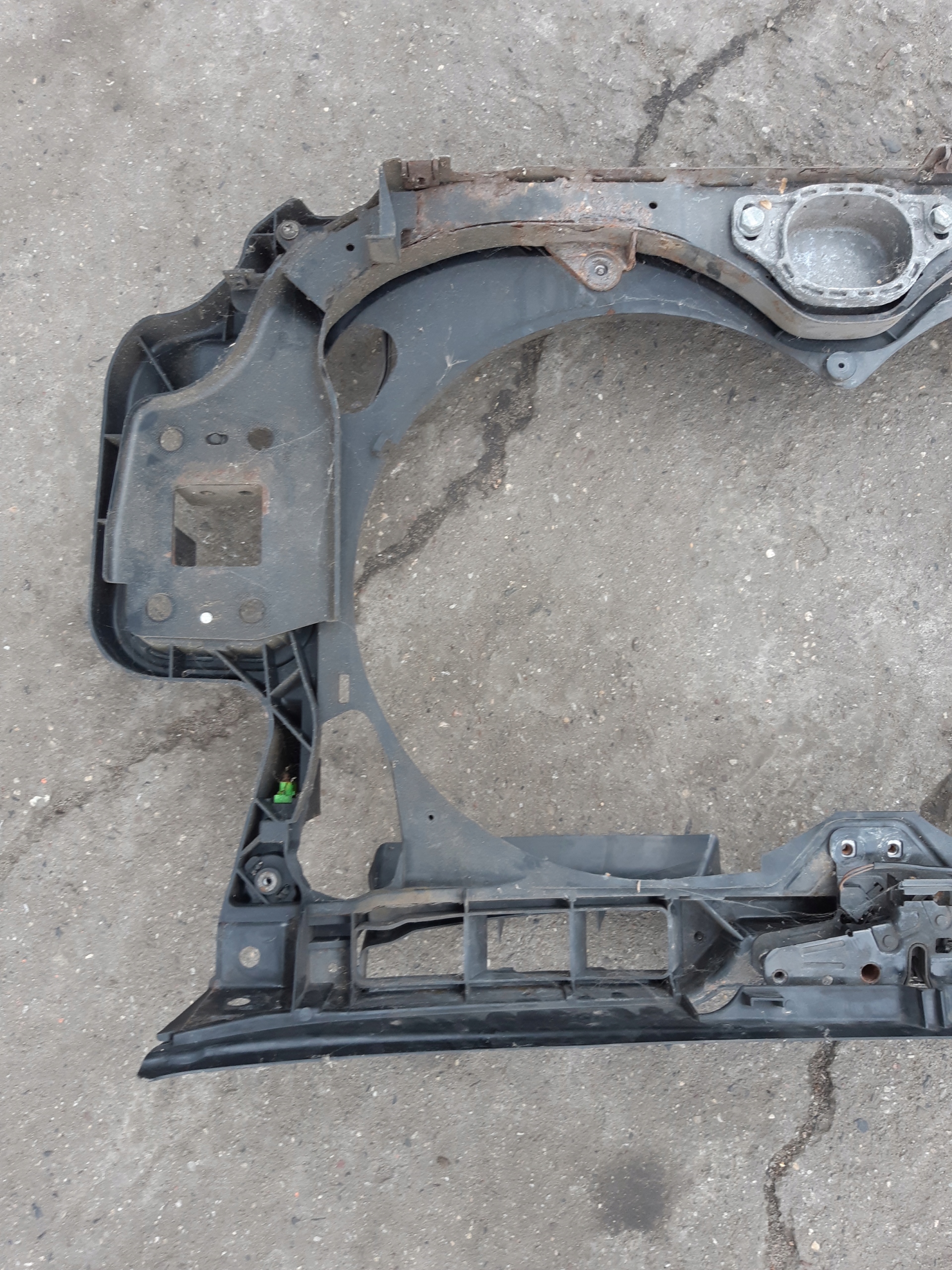 AUDI A6 C6 2.7 3.0 TDI support panel for radiators pillar iron frame