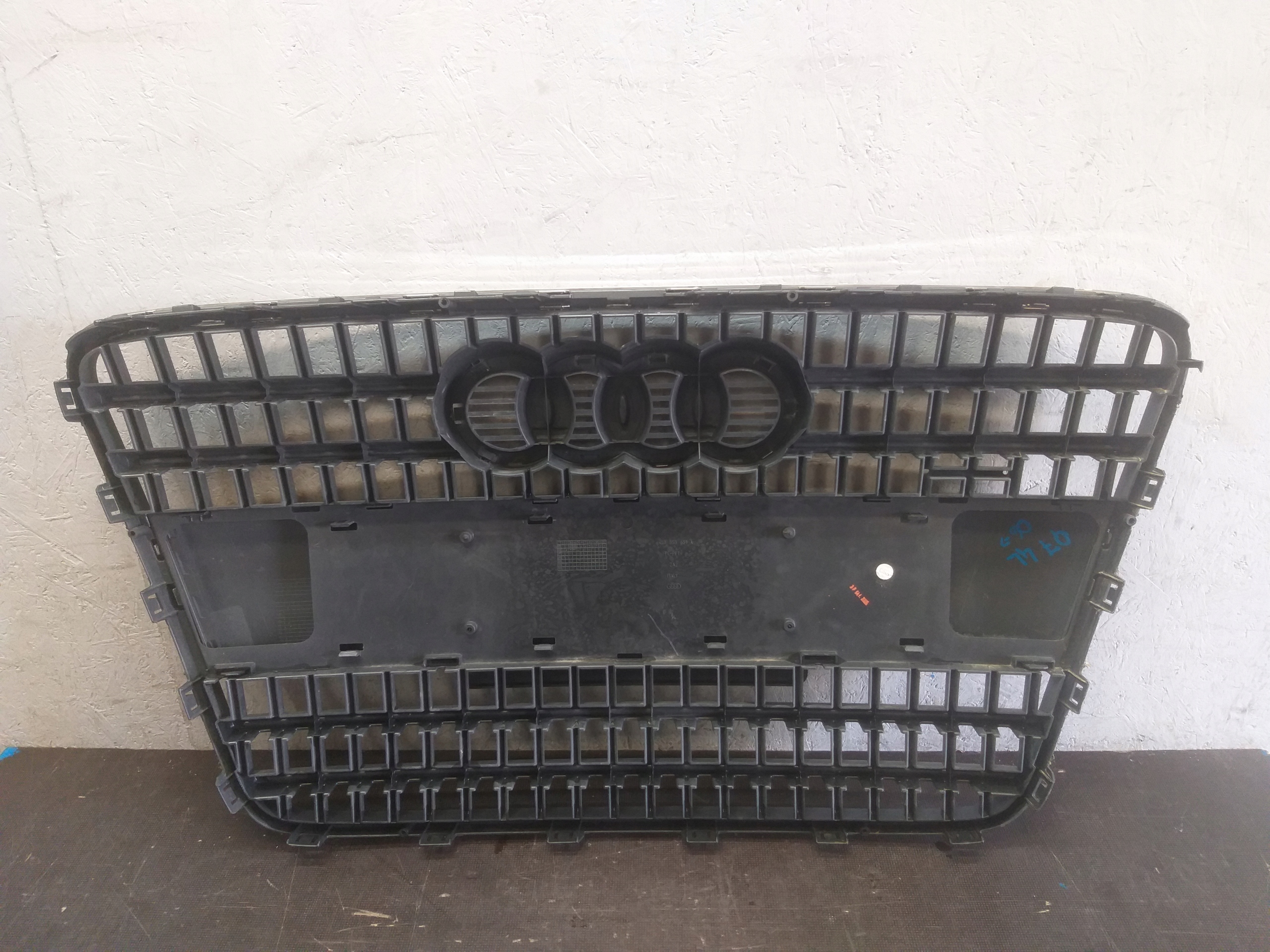 Grille AUDI Q7 06- 7L0853651A