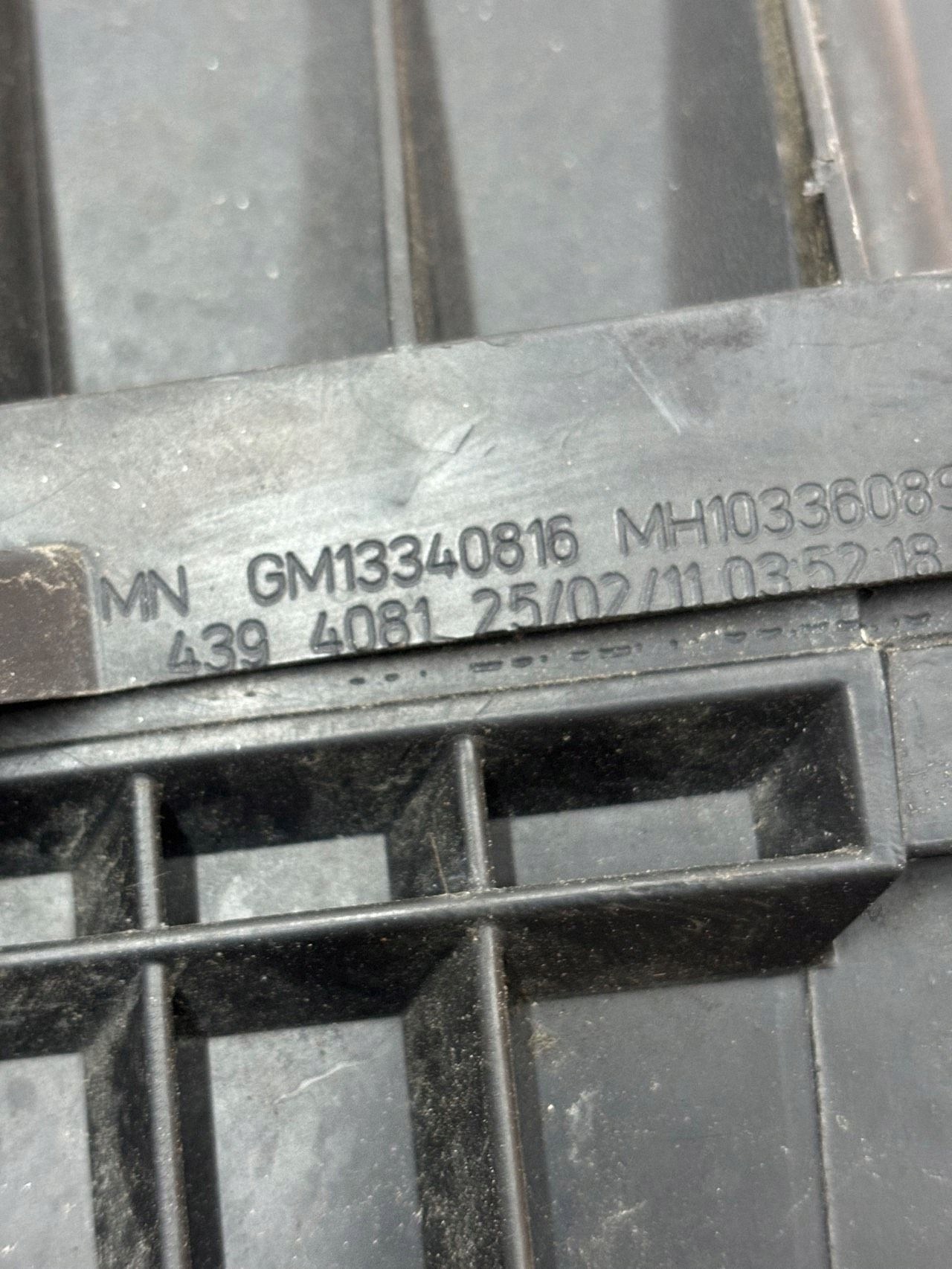 Gehäuse filter luft OPEL MERIVA B 1.4 13340816