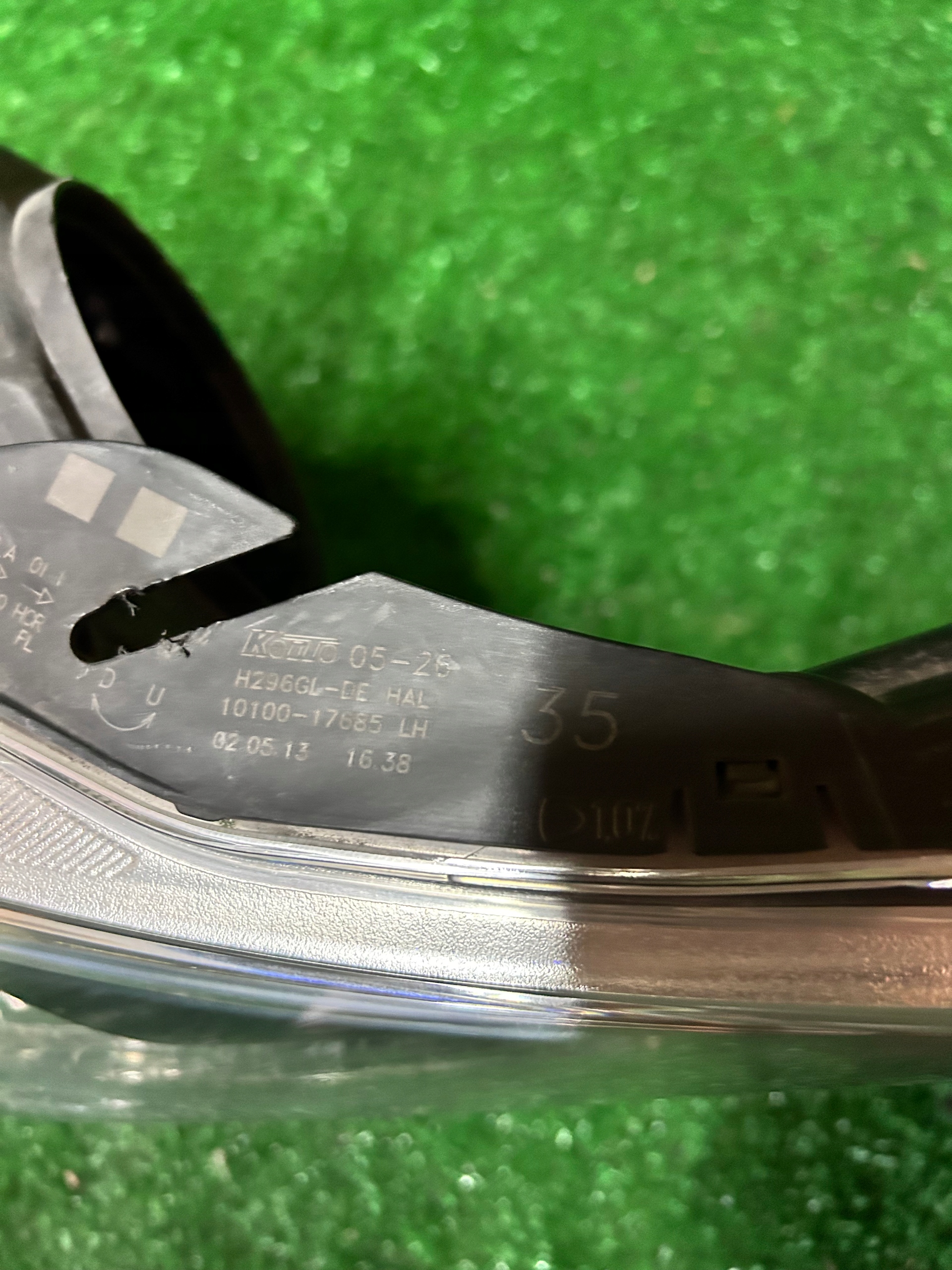 REFLEKTOR left TOYOTA AVENSIS T27 LIFT