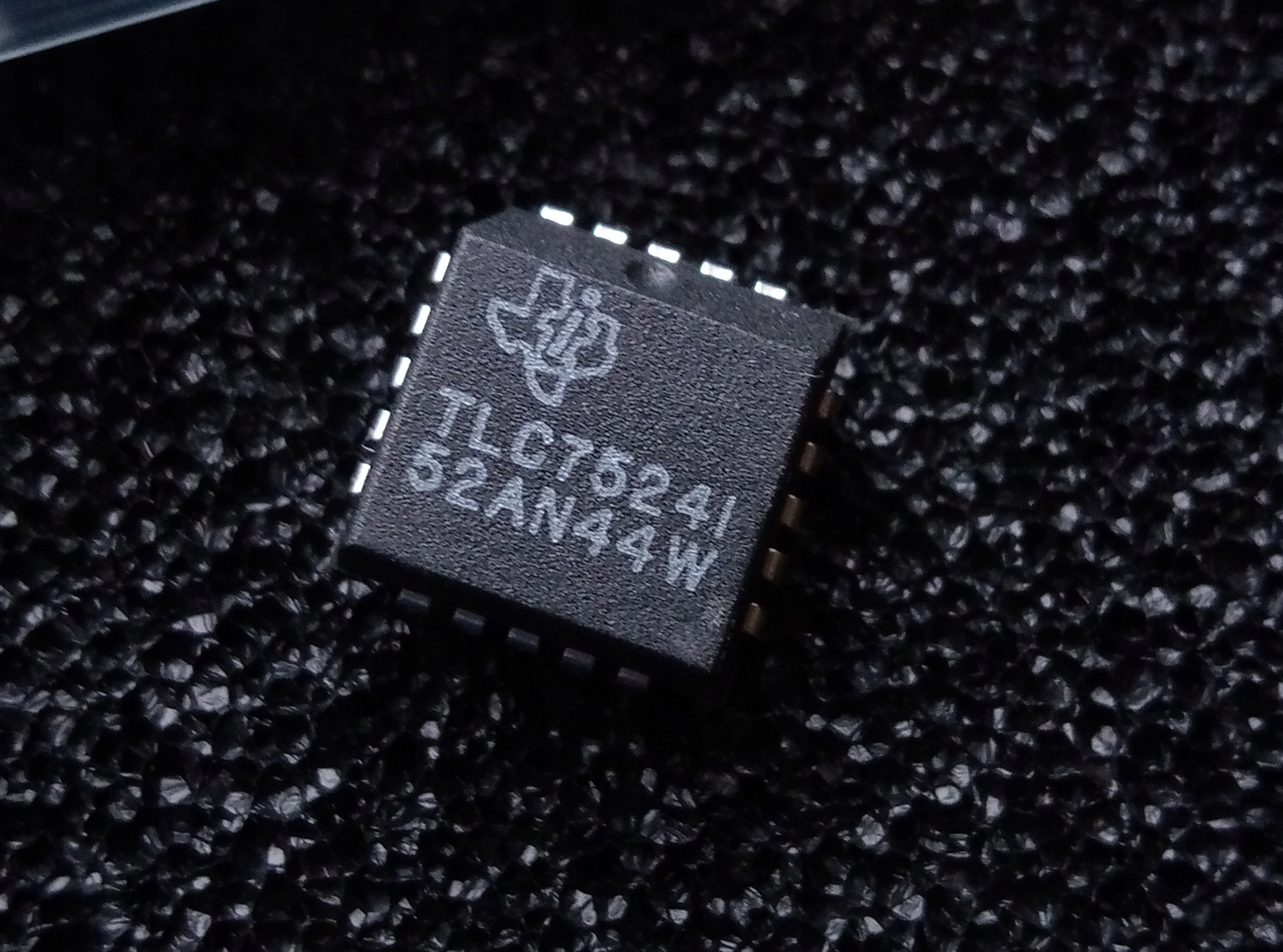 [1szt] TLC7524IFN 8BIT Dac Smd PLCC20 Texas