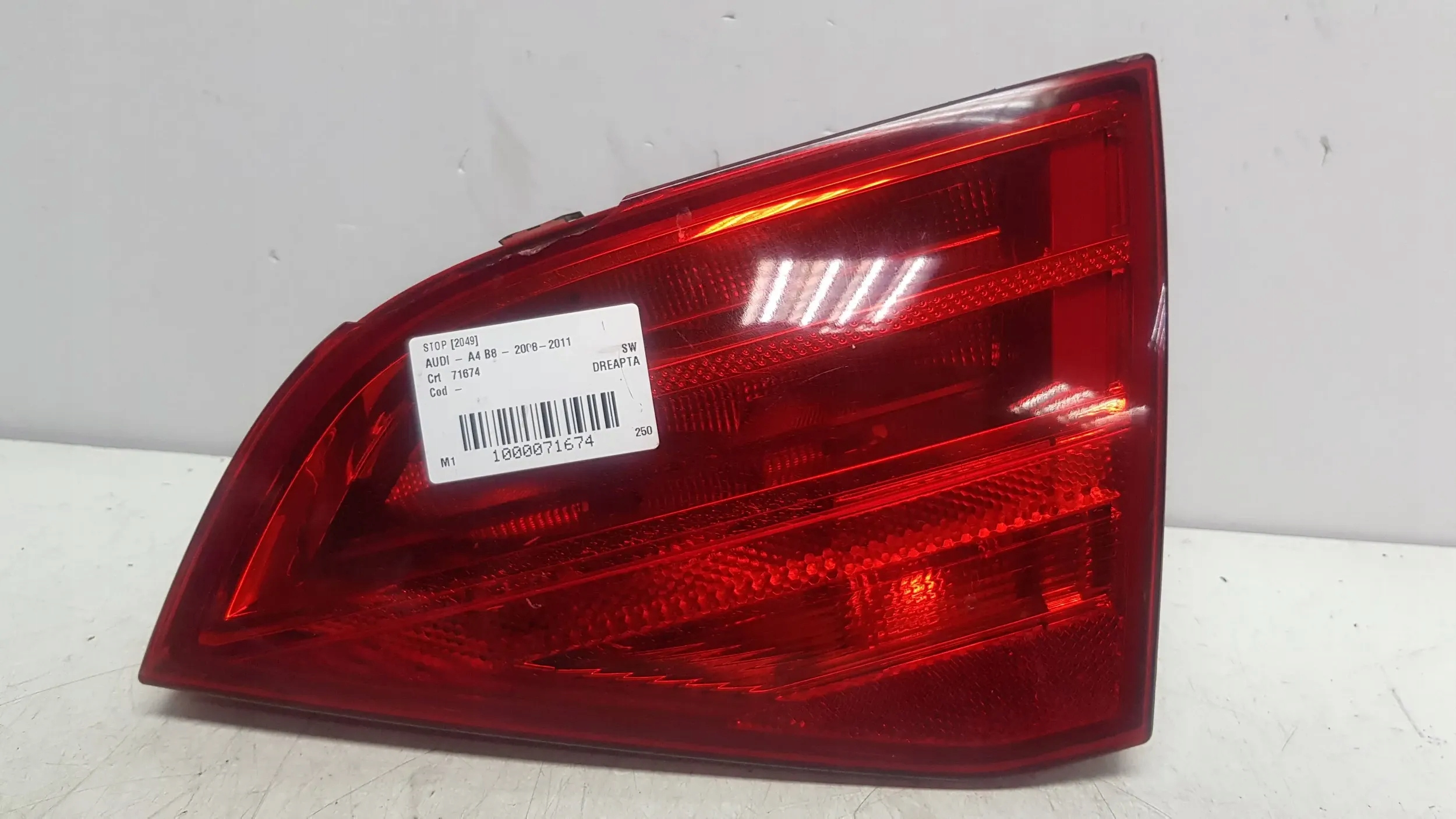 light rear part left to the bonnet Audi A4 B8 08