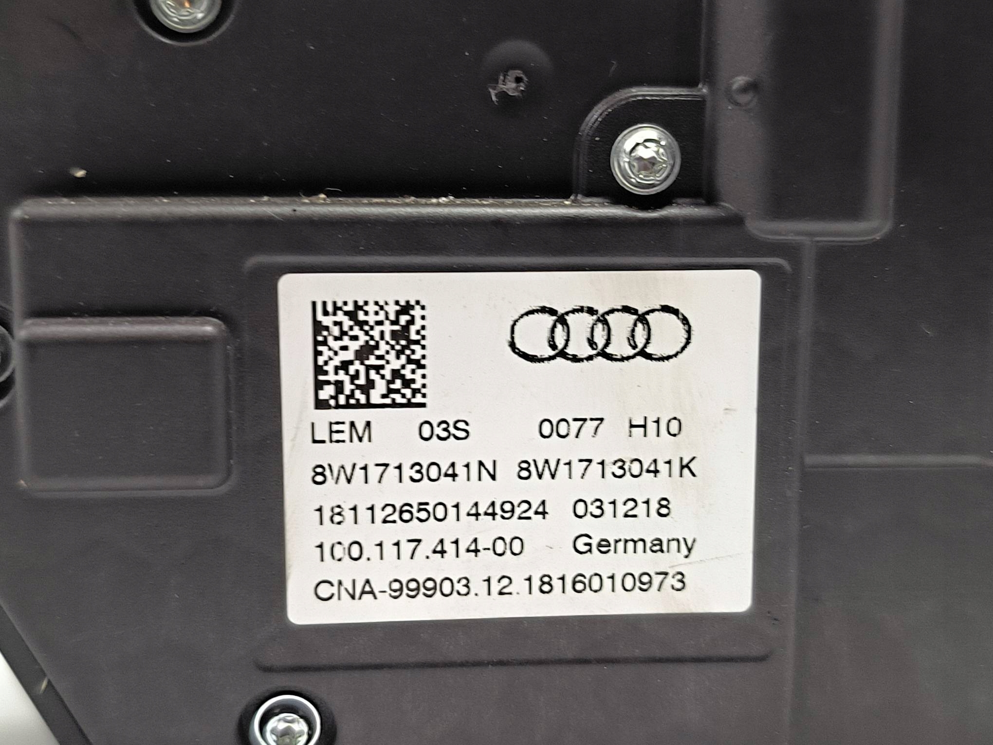 páčka změny převodů 8W1713041N AUDI A4 B9 S-LINE