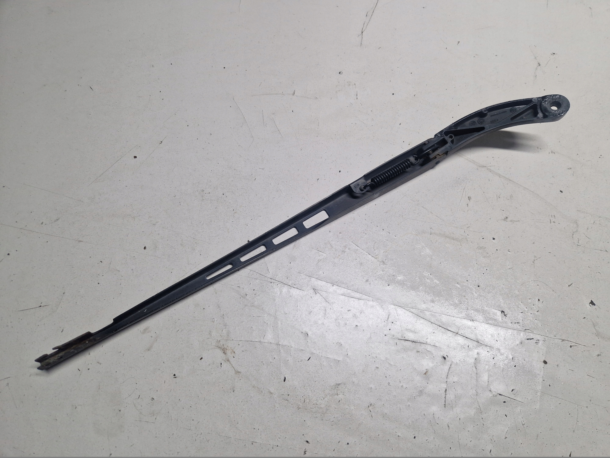 AUDI A6 C6 wiper arm wiper right