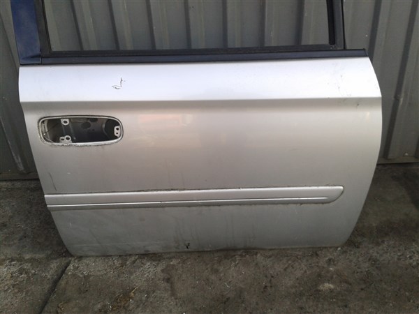 ПРАВАЯ ПЕРЕДНЯЯ ДВЕРЬ CHRYSLER VOYAGER IV
