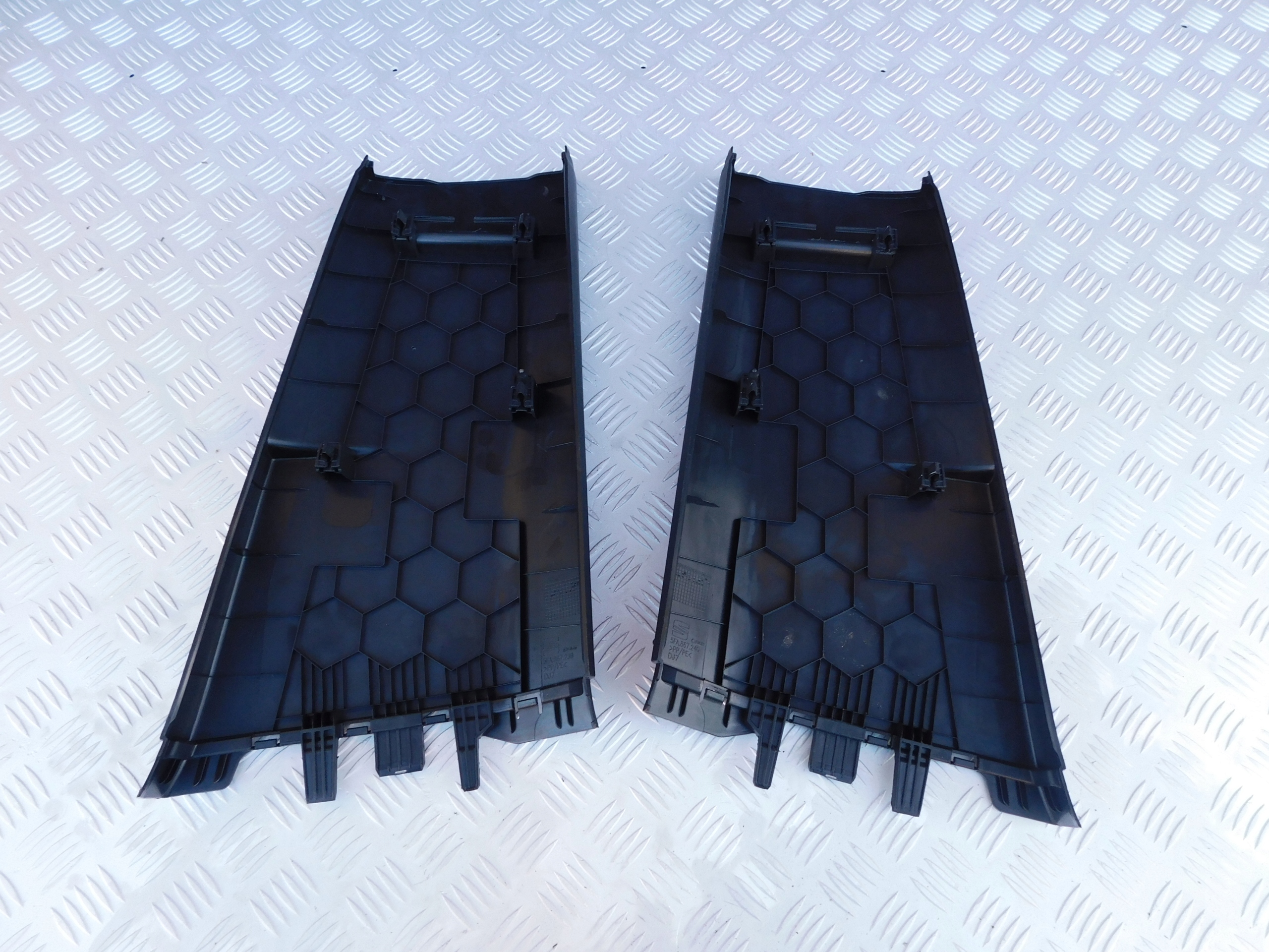 Cupra Formentor covers SLUPKA 5FA867240 5FA867239