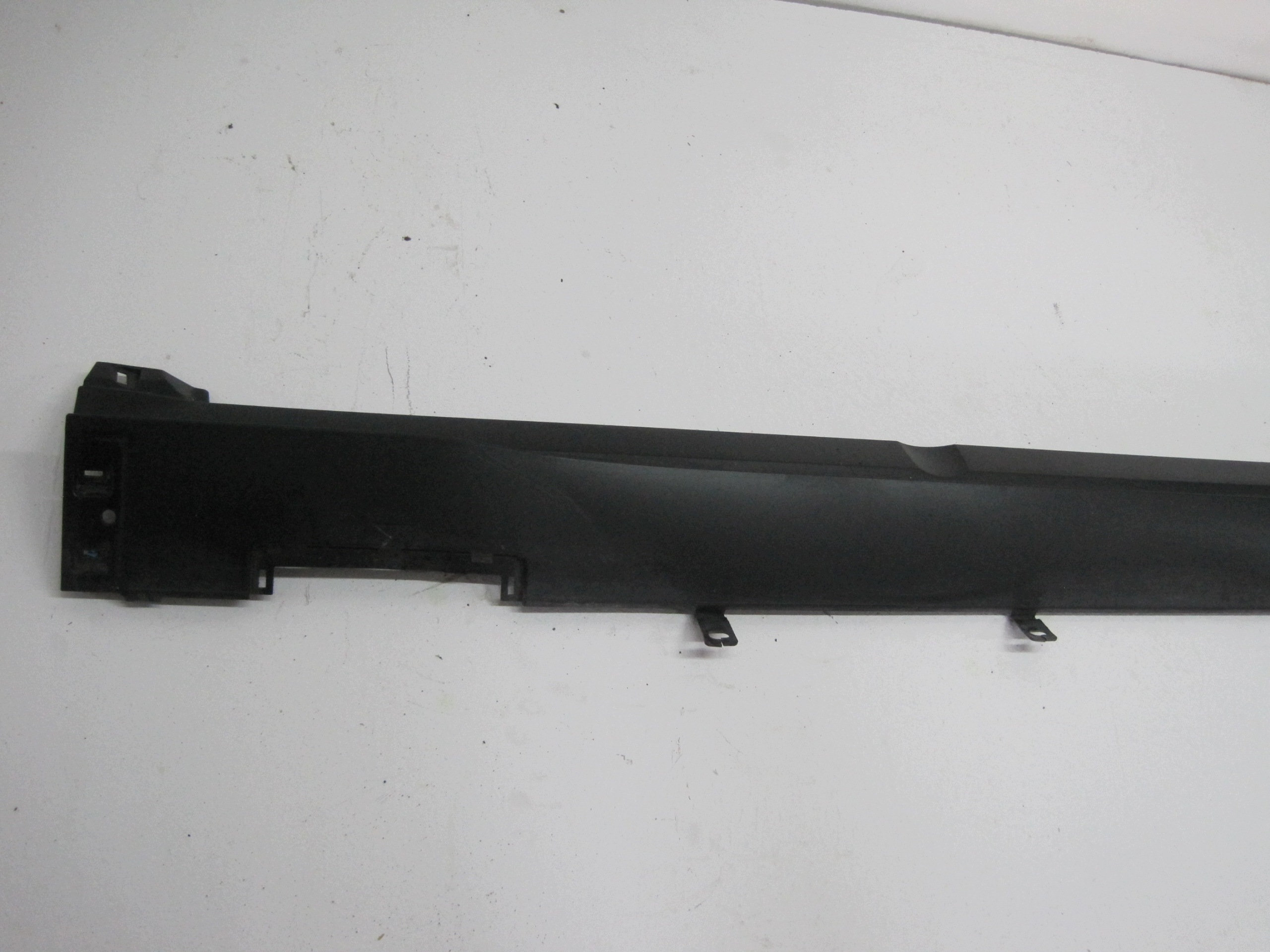 cap moulding threshold JAGUAR and PACE right 18R