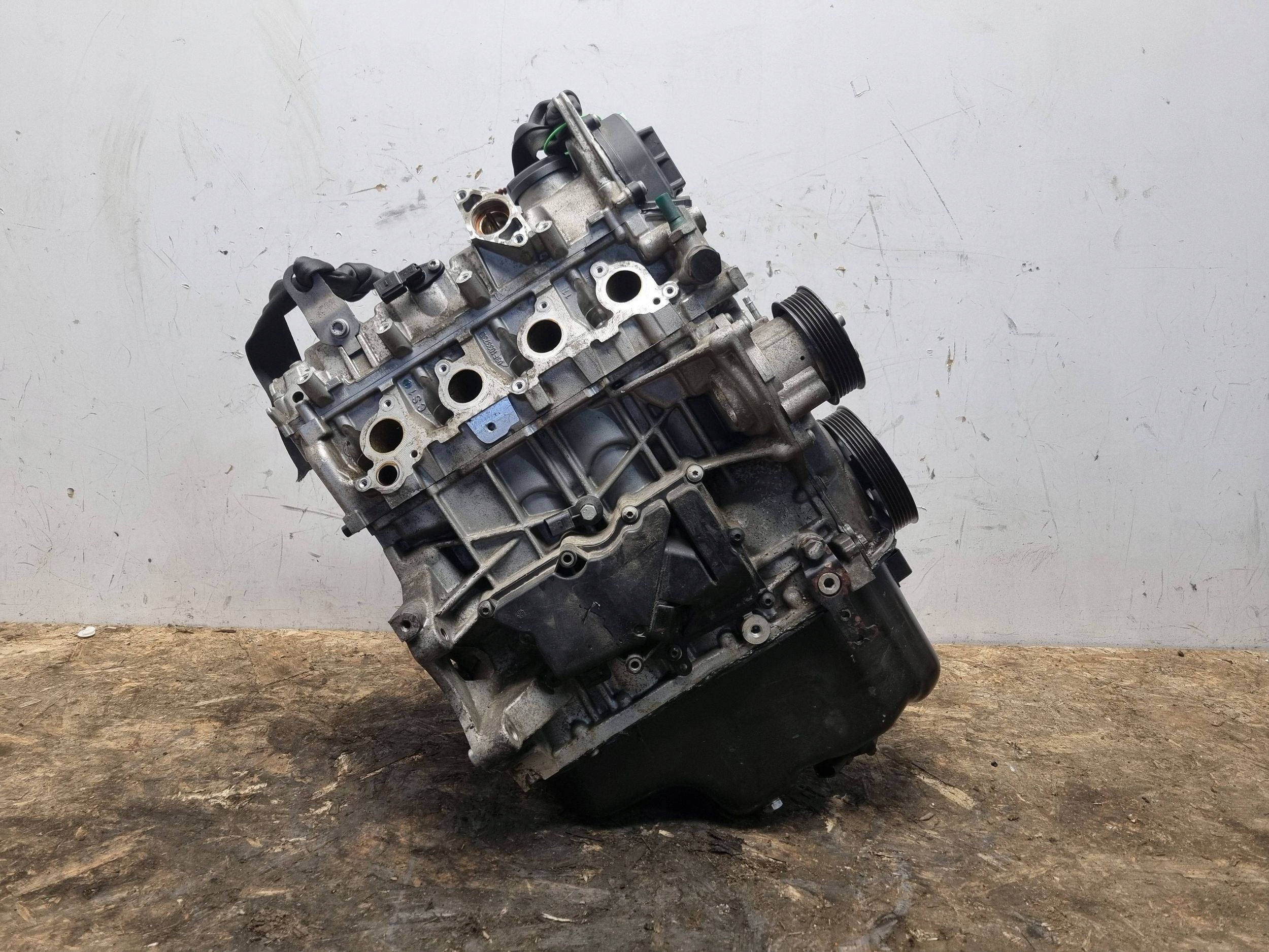 engine CBZ AUDI A3 8P LIFT GOLF VI LEON II OCTAVIA 1.2 TSI unprotected pillar