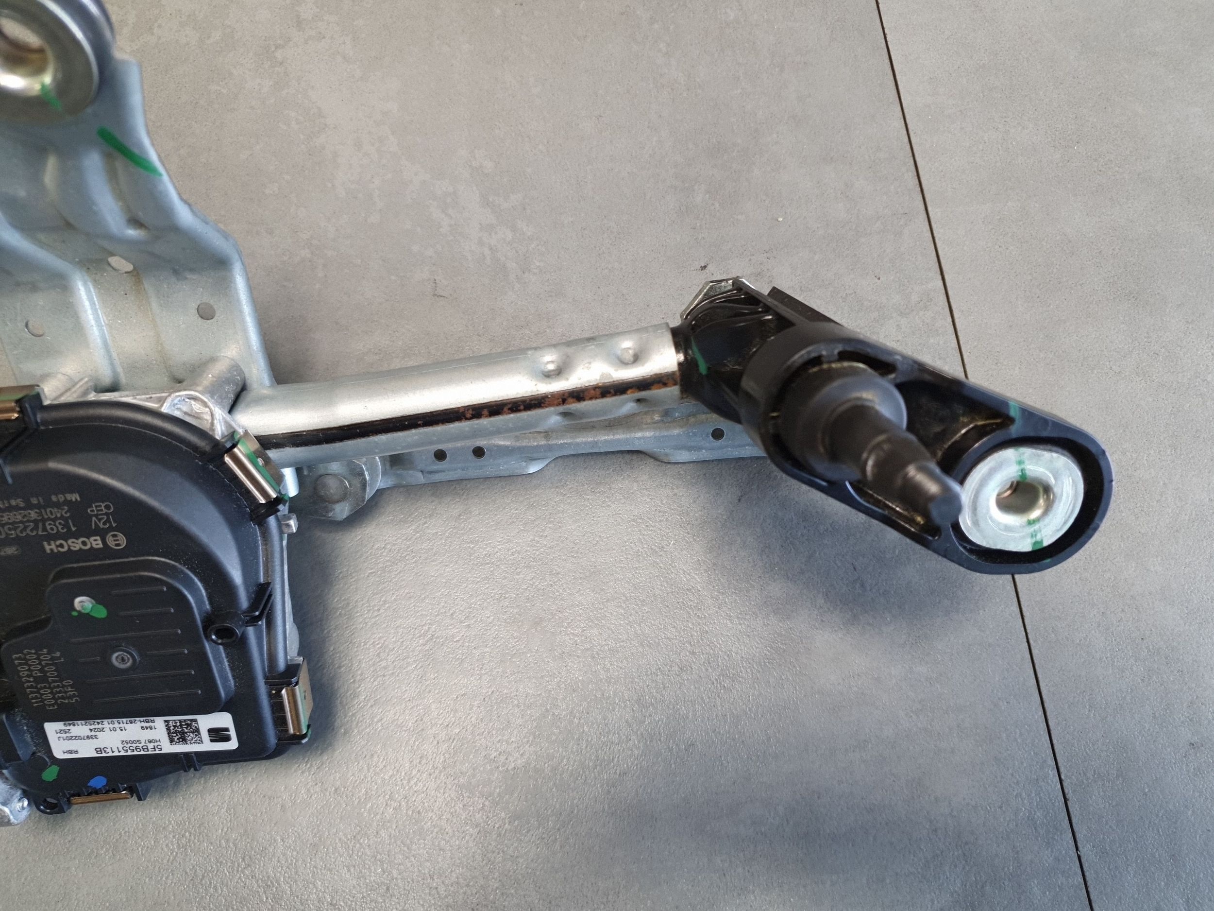 Cupra Leon Motor Wischer Gestänge 5FB955023B